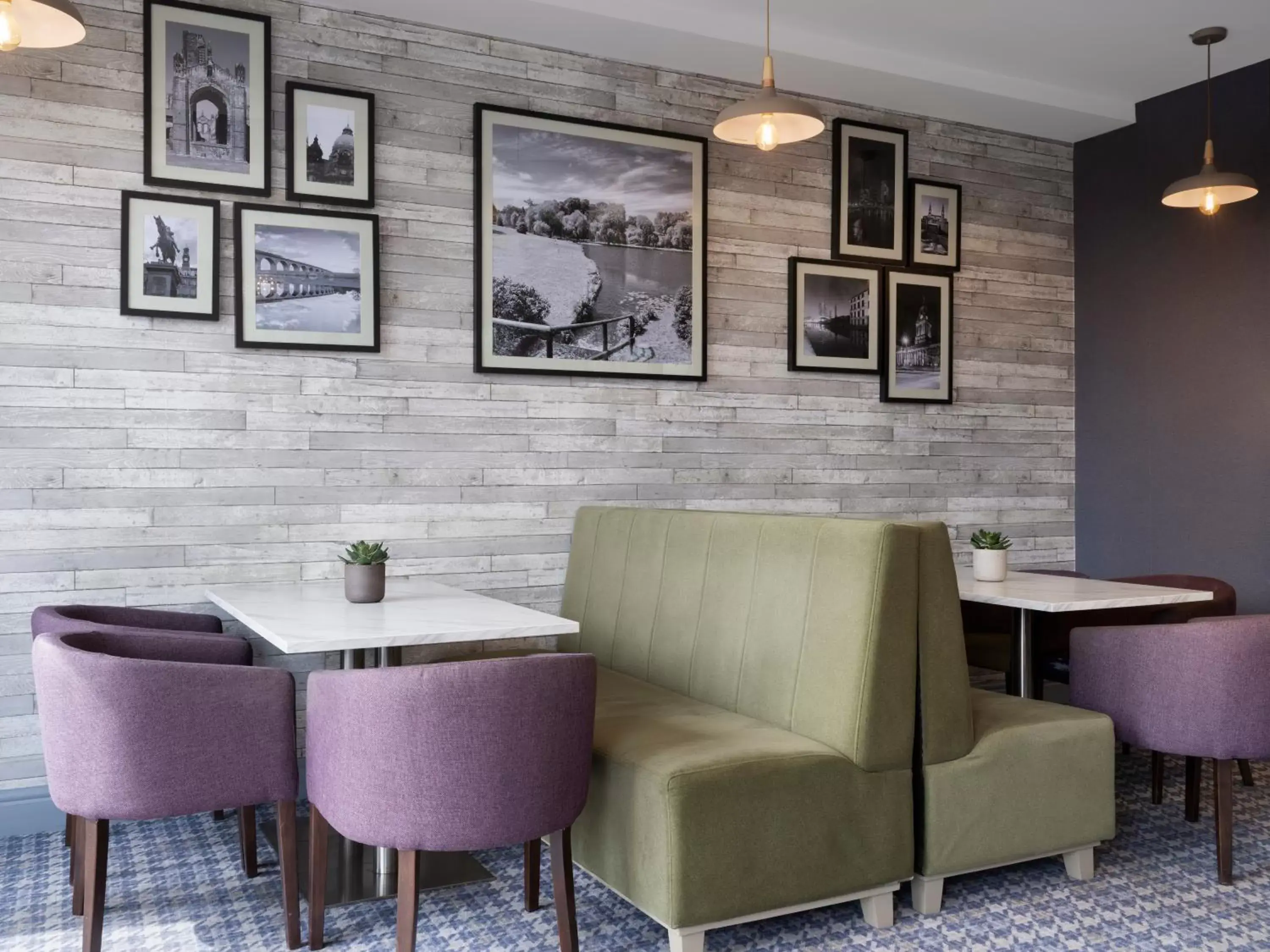 Restaurant/places to eat in Leonardo Hotel Leeds - formerly Jurys Inn Leeds