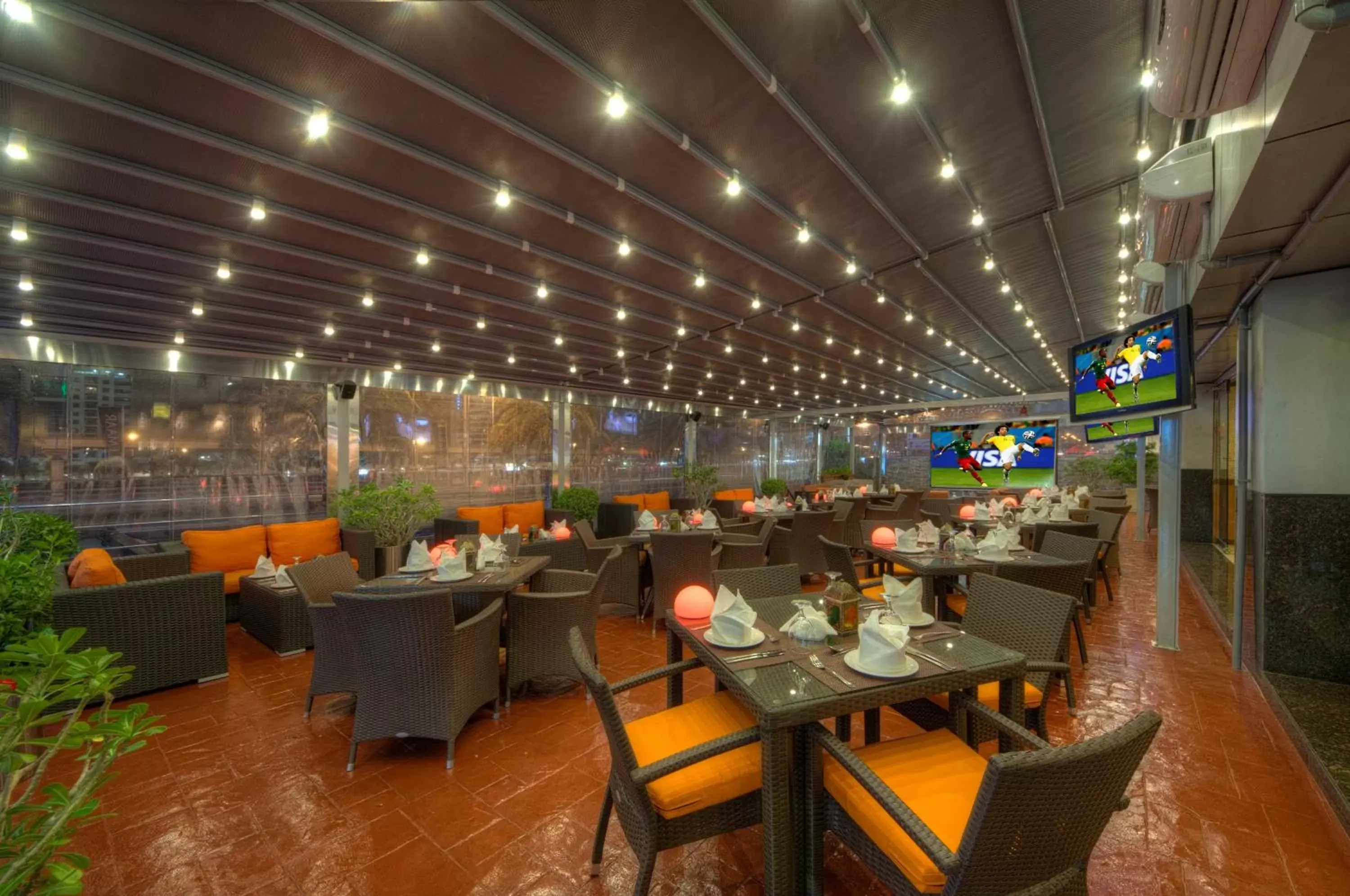 Restaurant/places to eat in Marina View Deluxe Hotel Apartment Restaurant/places to eat in Marina View Deluxe Hotel Apartment