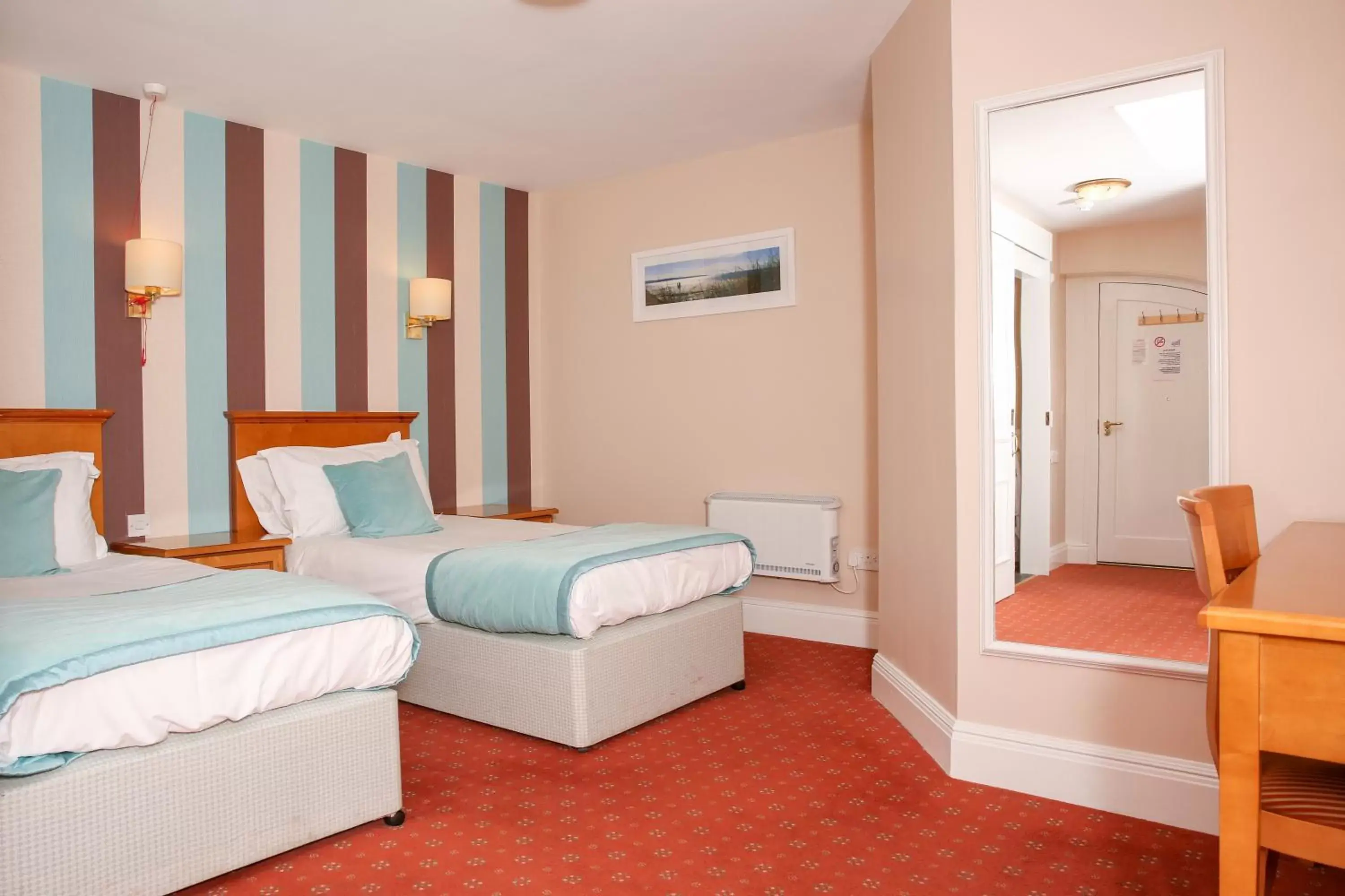 Annex Twin Room in The White House Inn - Whitby Annex Twin Room in The White House Inn - Whitby