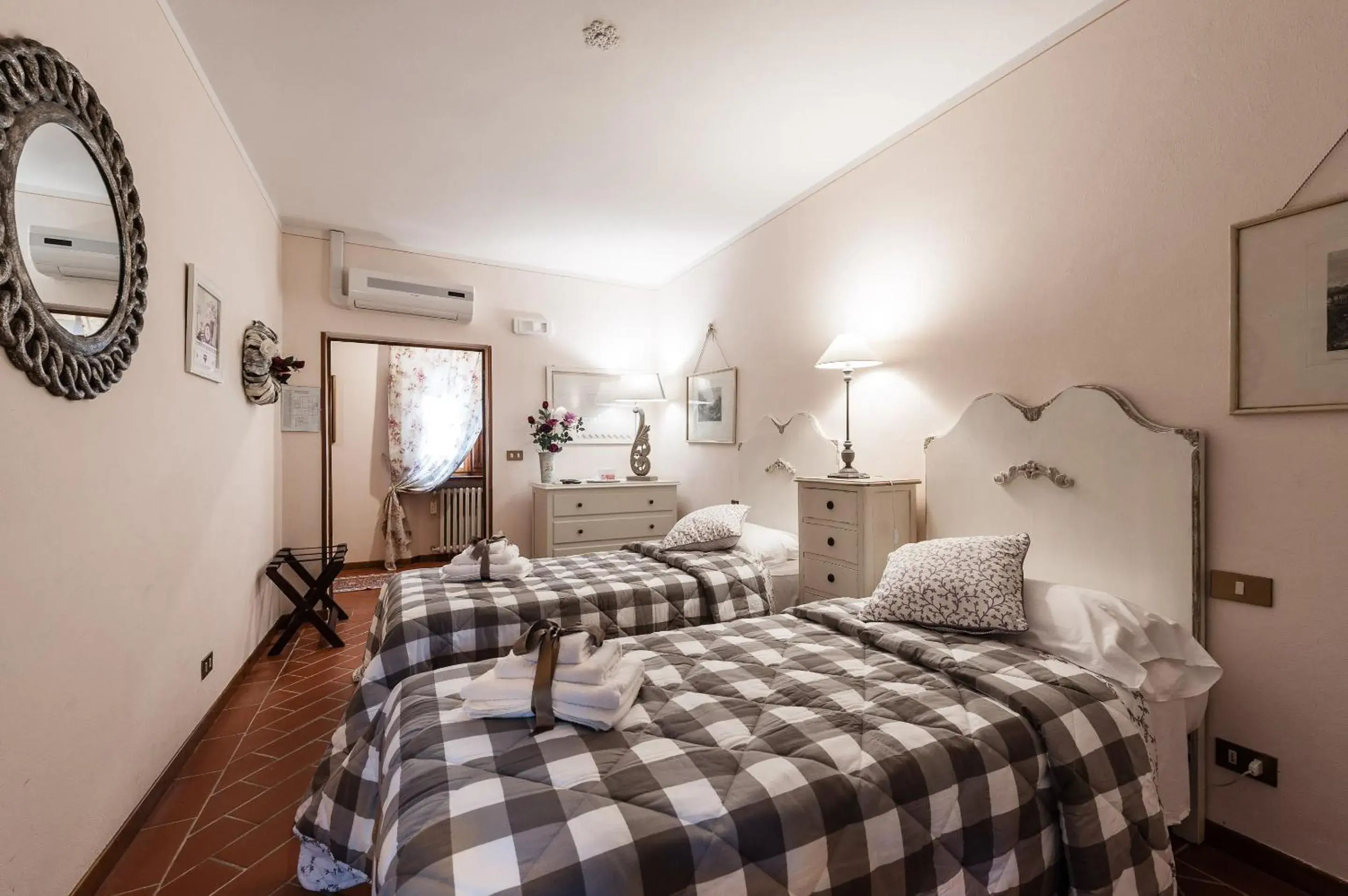 Bedroom, Bed in Giardino della Pieve Relais