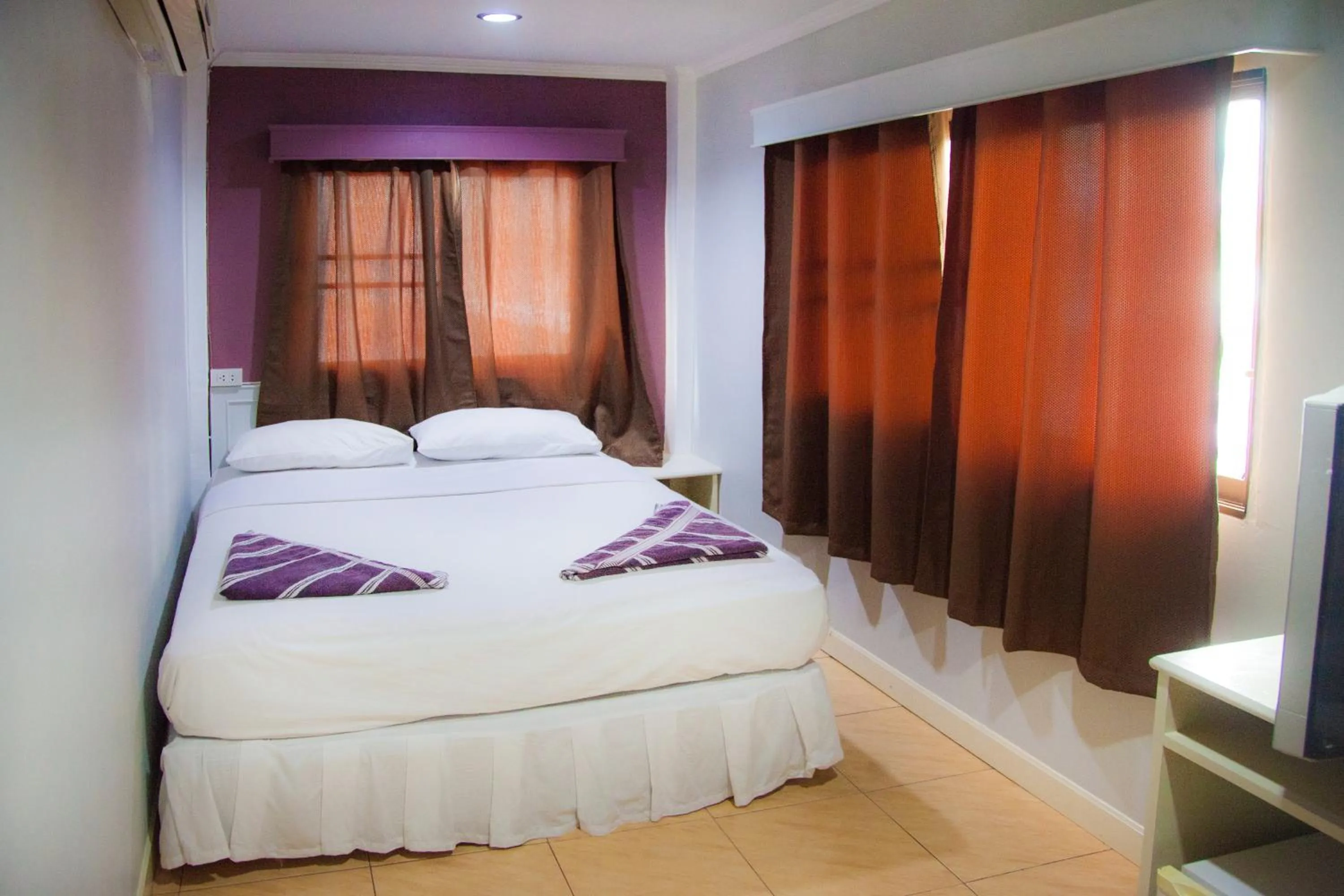 Photo of the whole room, Bed in G.I Lodge