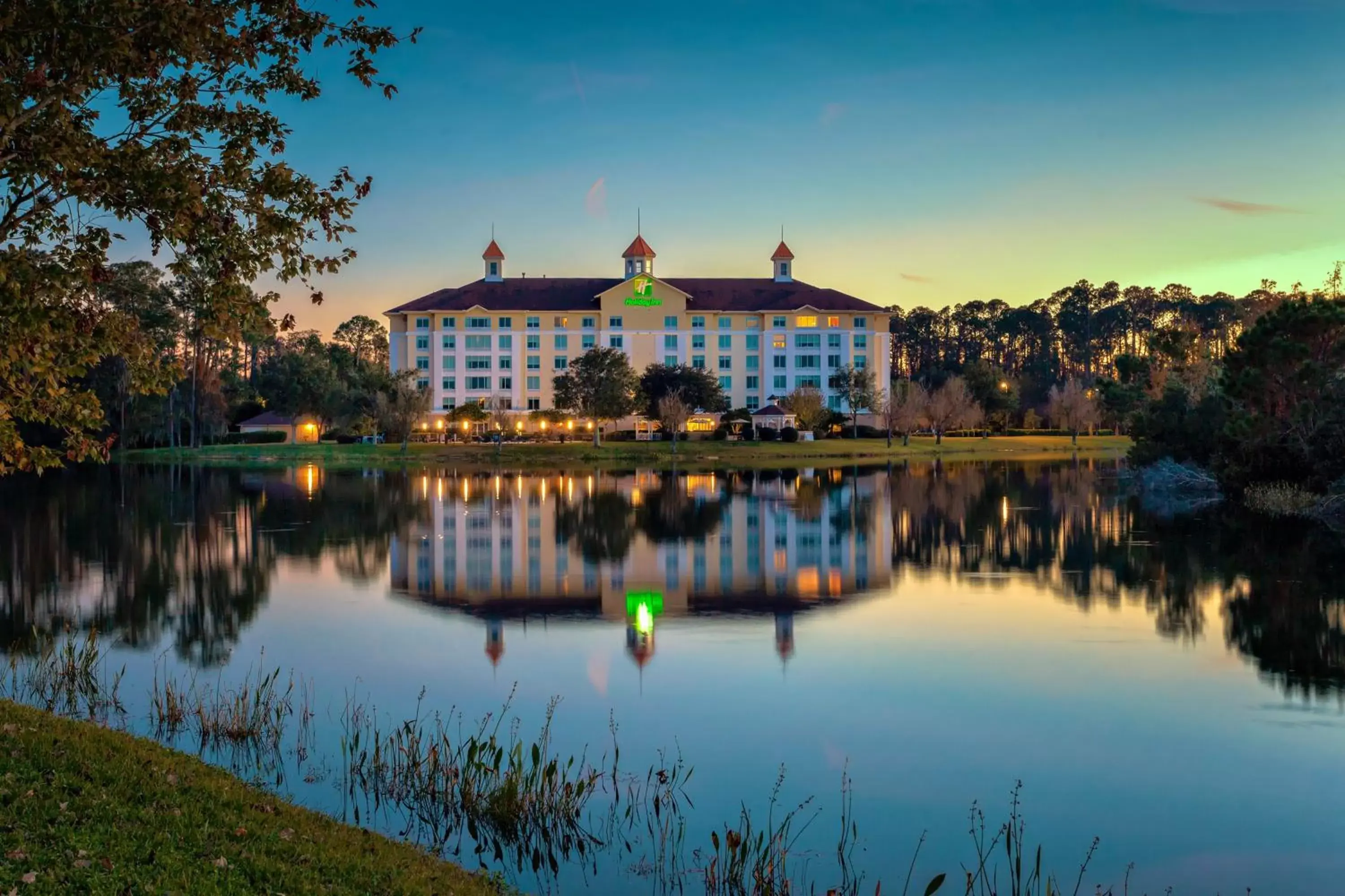 Property building, Swimming Pool in Holiday Inn - St Augustine - World Golf, an IHG Hotel