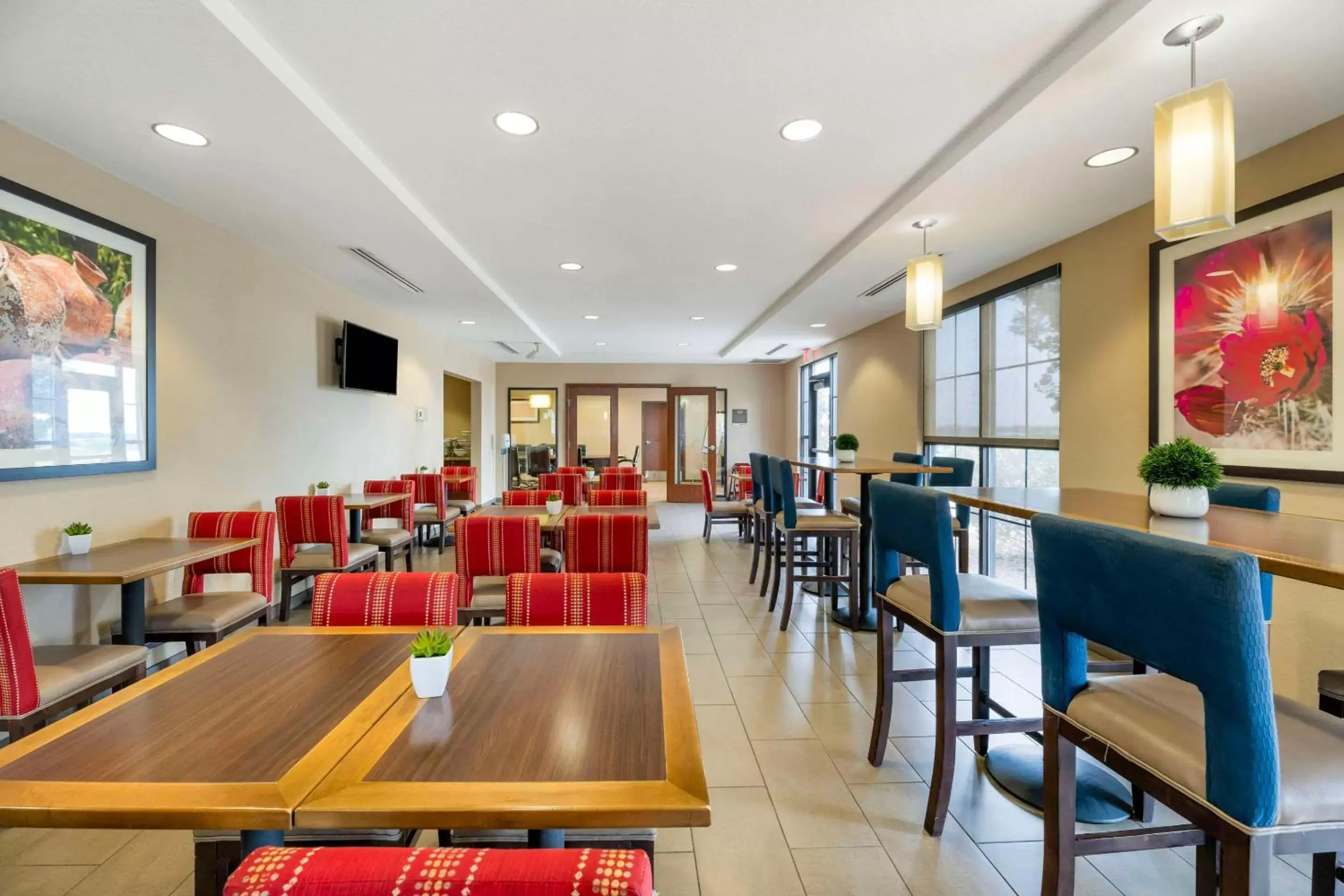 Breakfast, Restaurant/Places to Eat in Comfort Suites Carlsbad