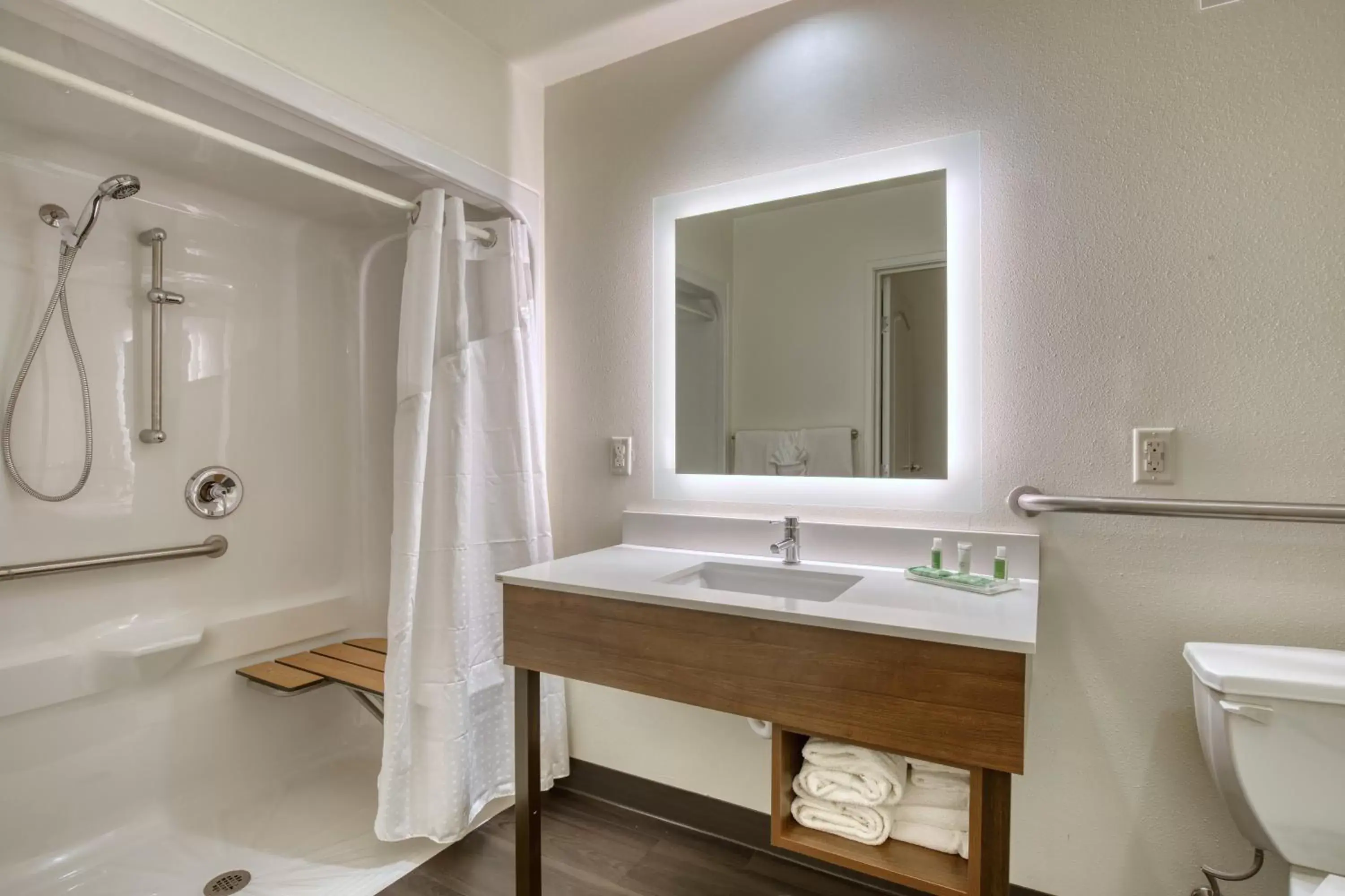 Photo of the whole room, Bathroom in Holiday Inn Hotel & Suites Madison West, an IHG Hotel