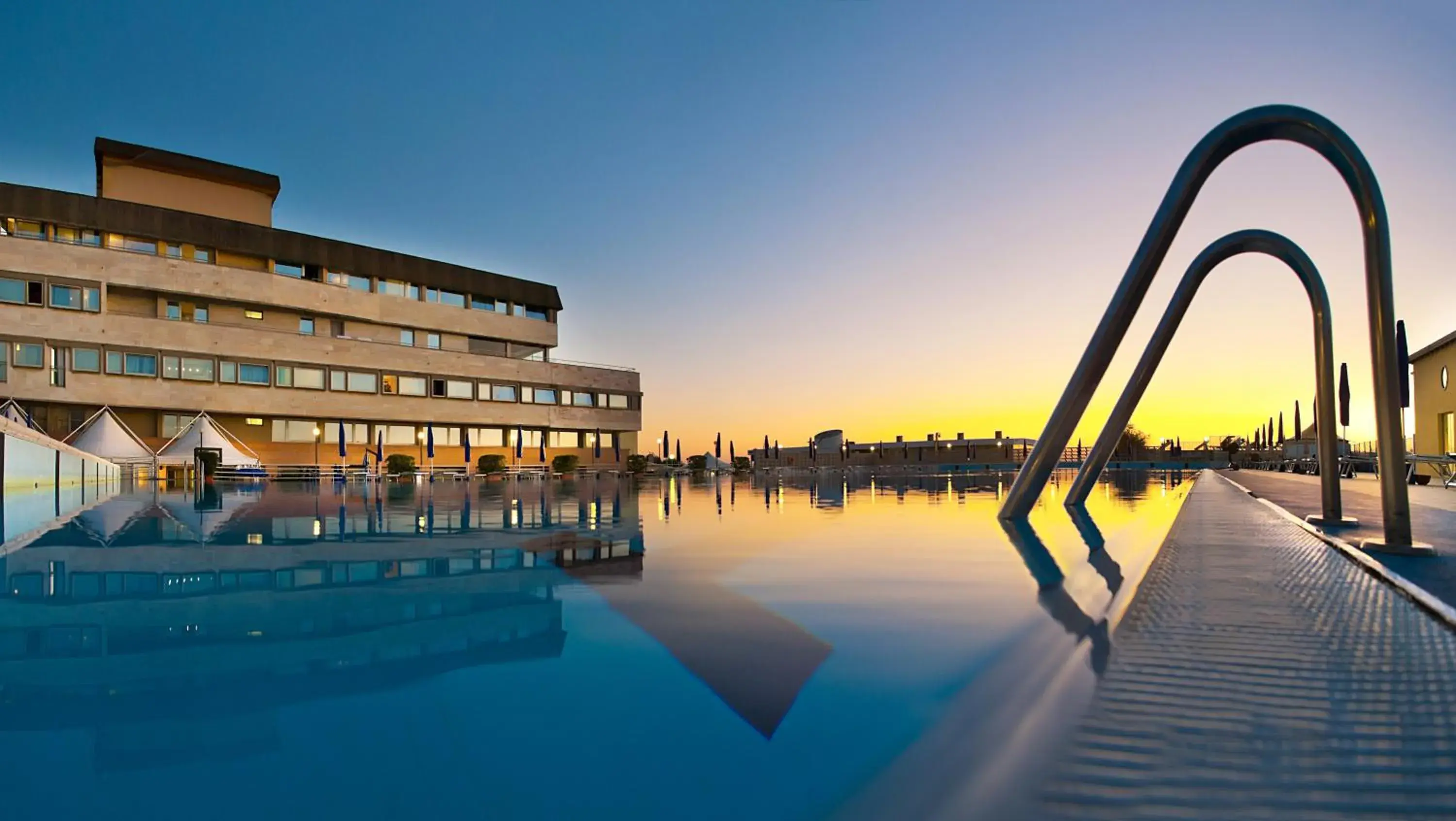 Swimming Pool in Grand Hotel Continental