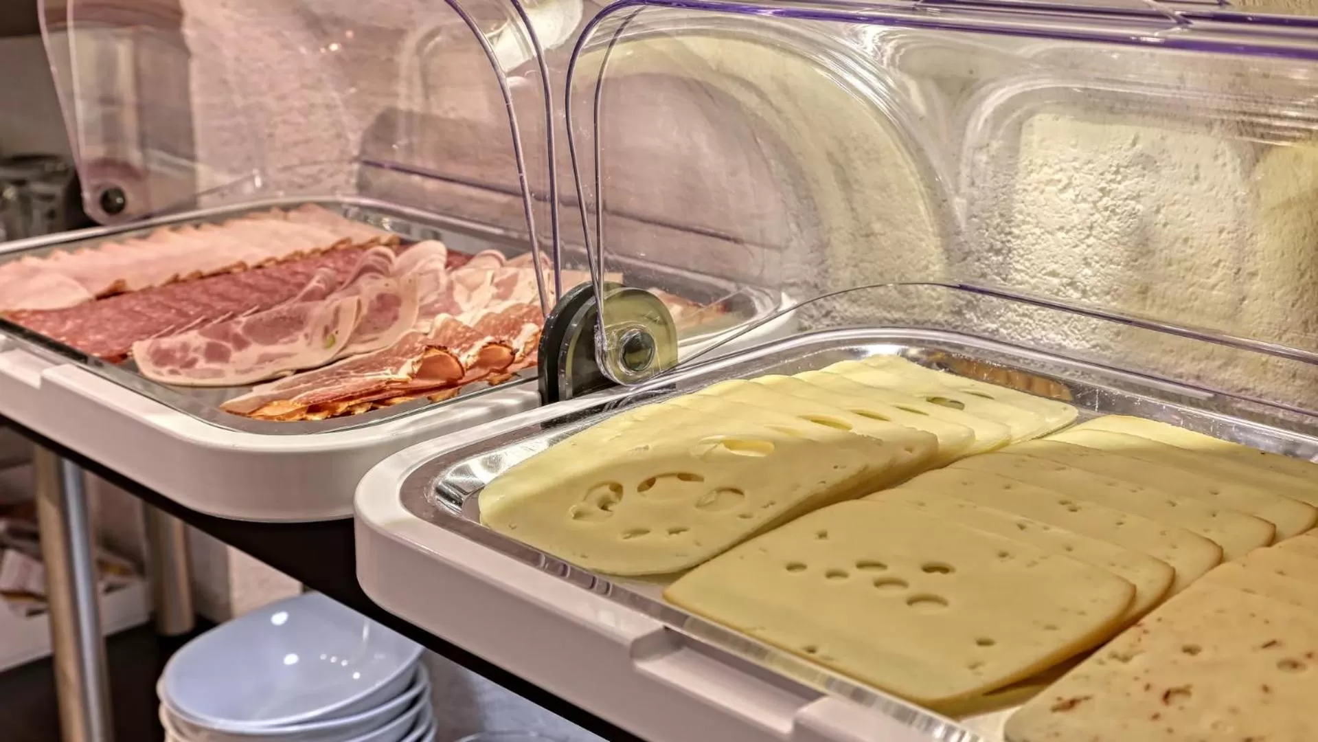 Food and drinks in Suit' & Frühstück Zum Latschen - Adults Only