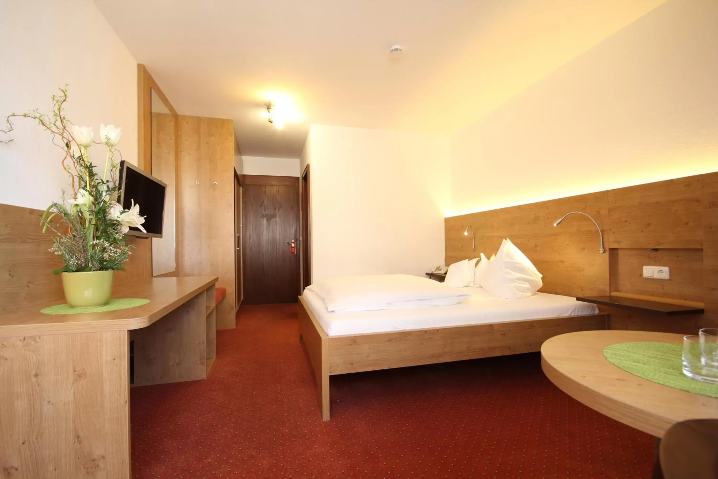 Photo of the whole room, Bed in Isar Hotel