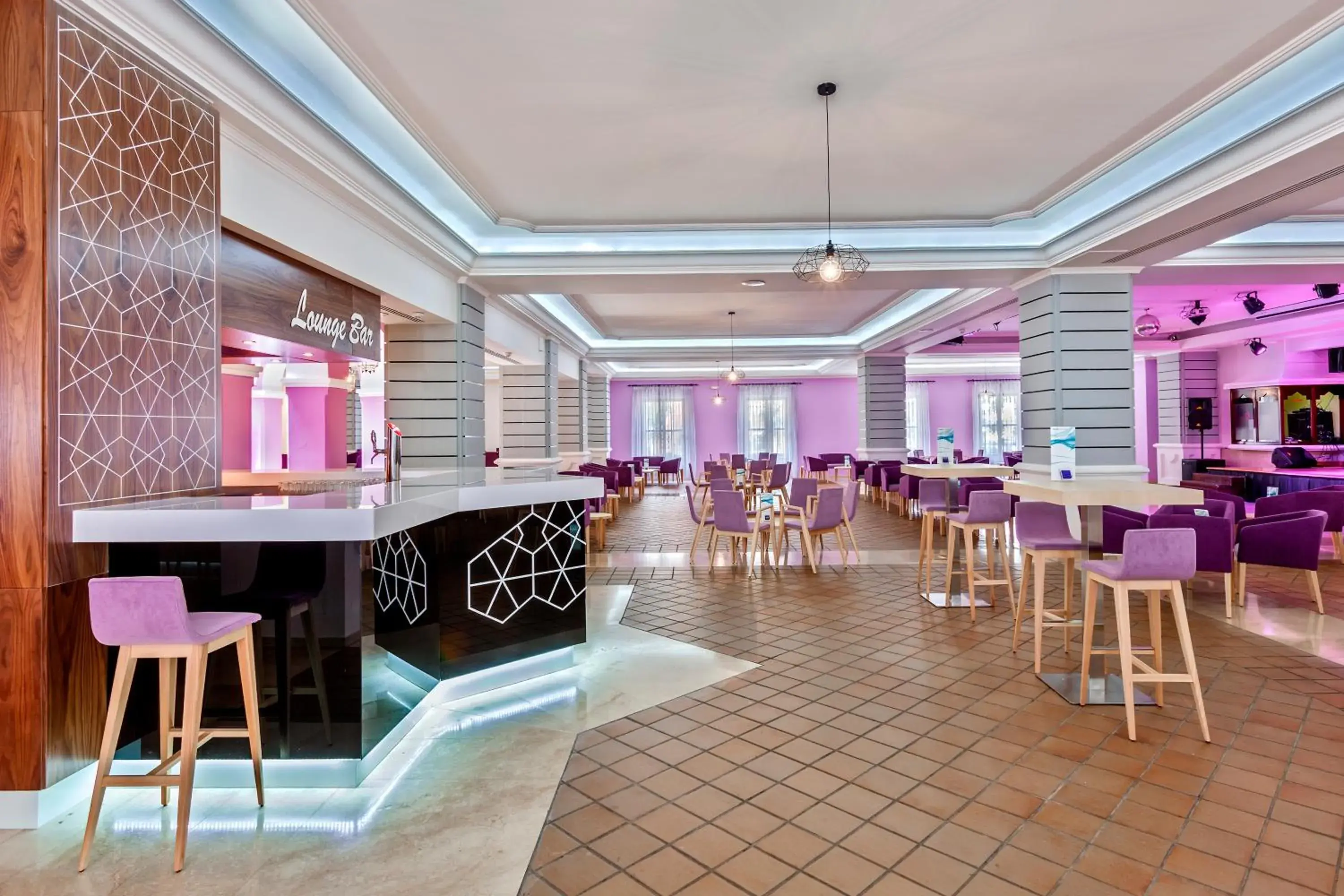 Lounge or bar, Restaurant/Places to Eat in Barceló Isla Canela