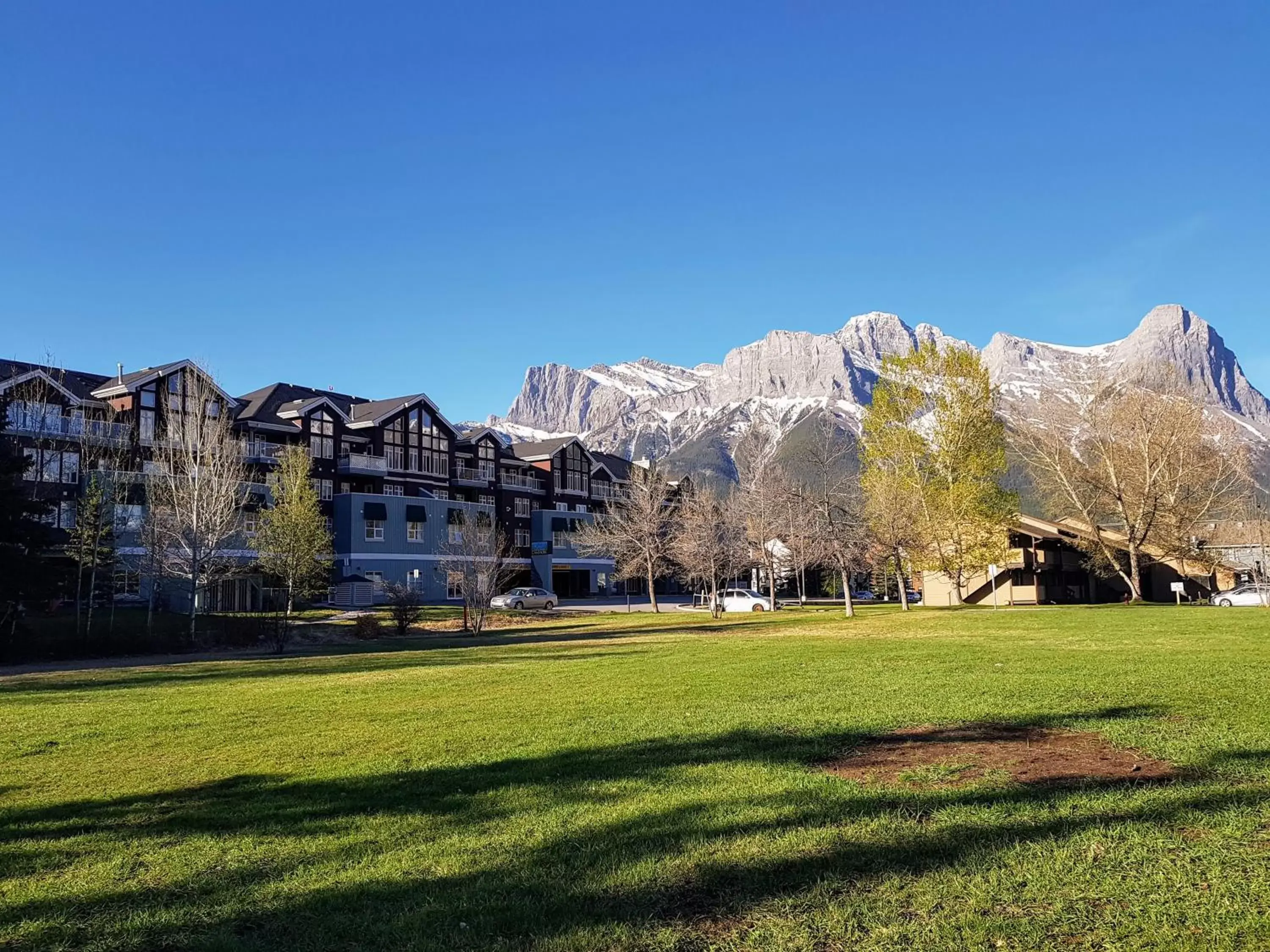 Property Building in Sunset Mountain Inn