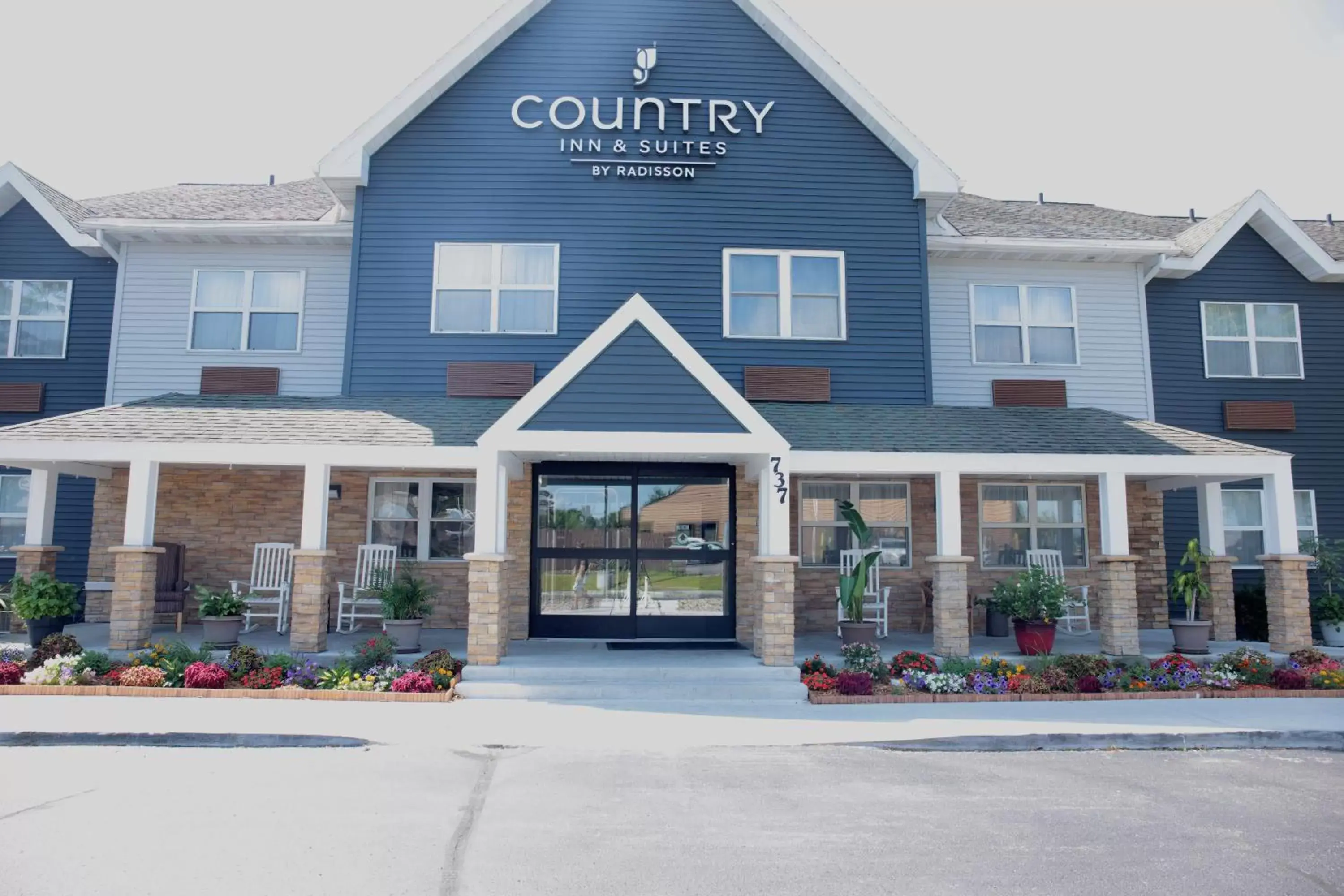 Facade/entrance, Property Building in Country Inn & Suites by Radisson, Sparta, WI