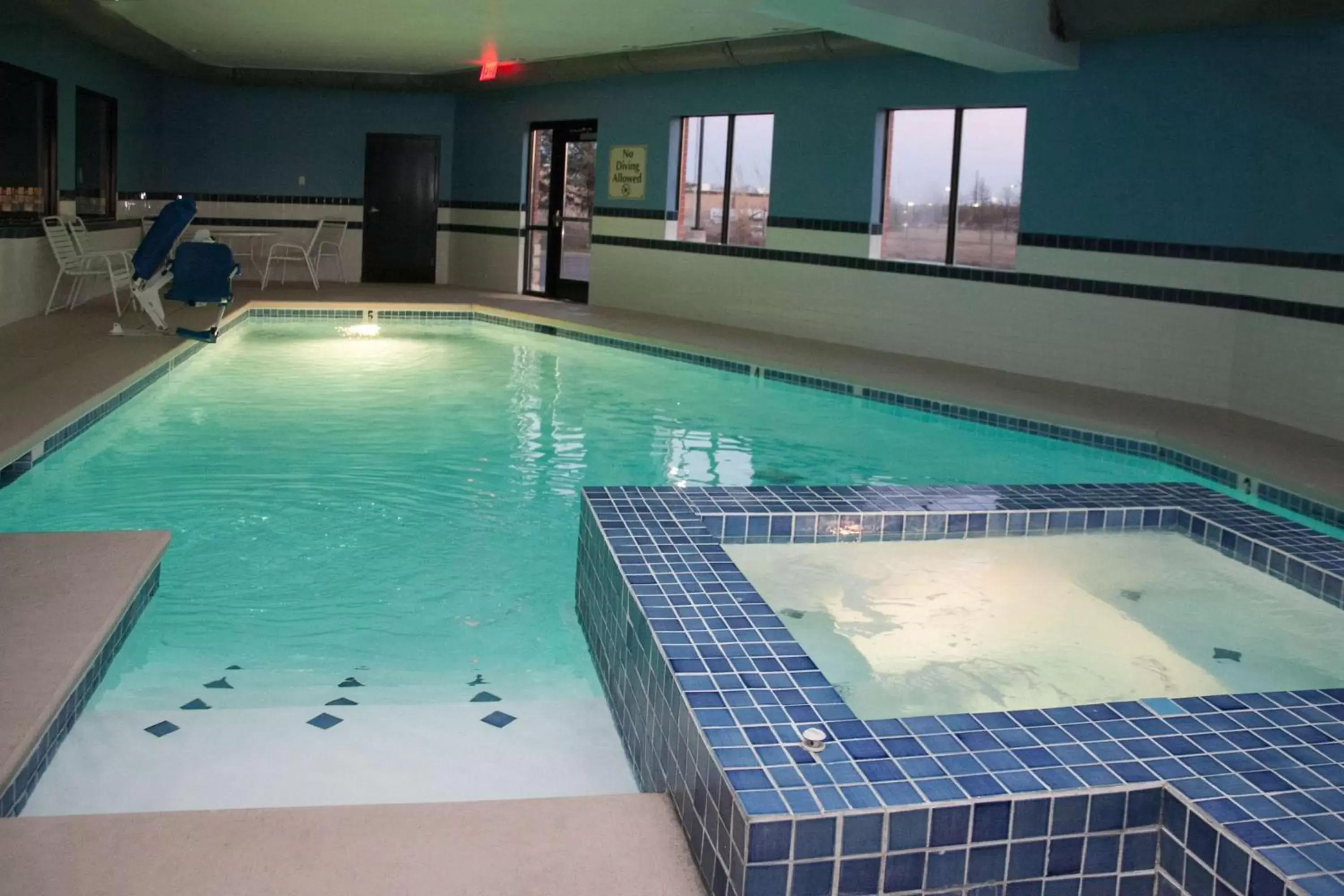 On site, Swimming Pool in Best Western Plus Olathe Hotel