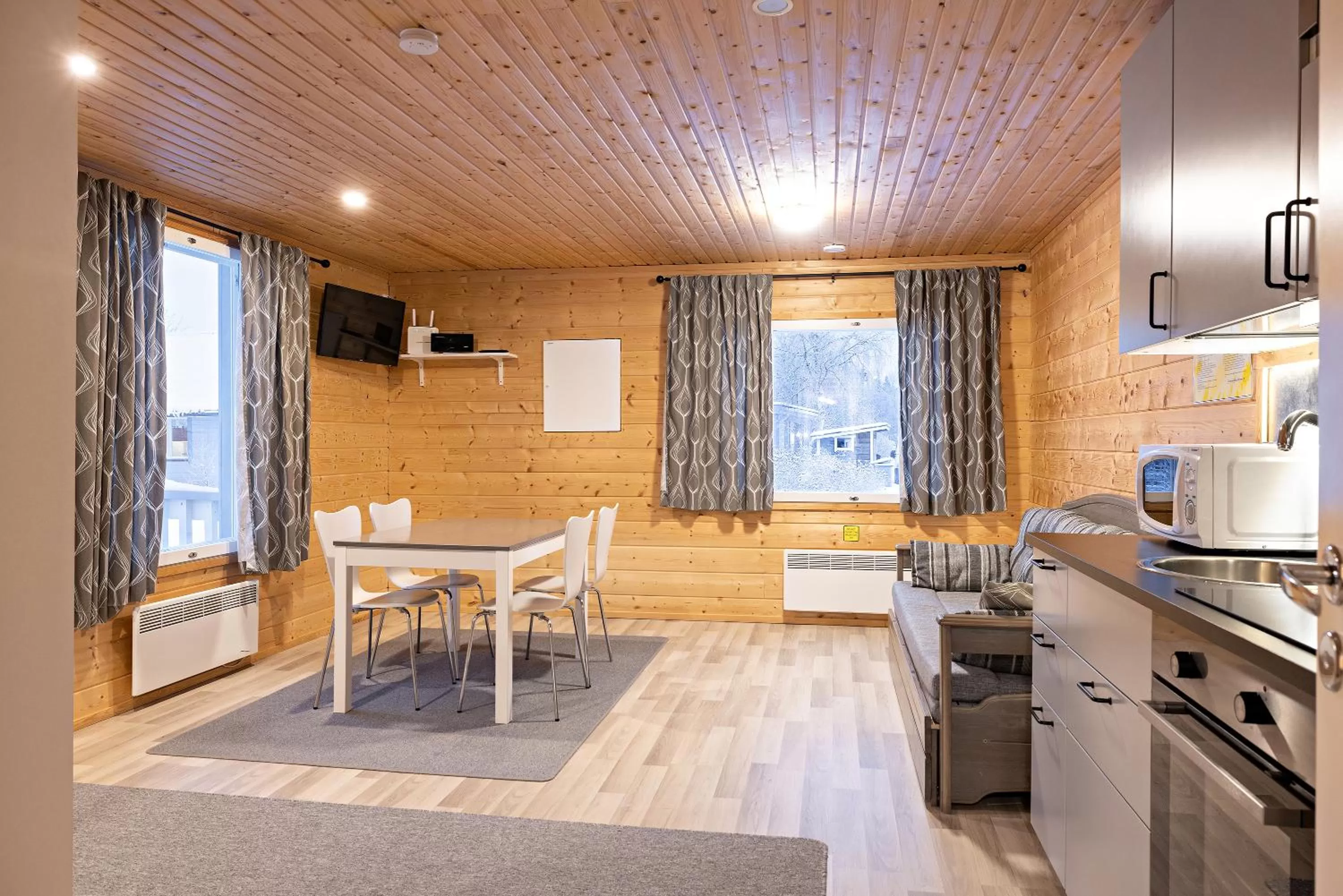 Kitchen/Kitchenette in Arctic River Resort