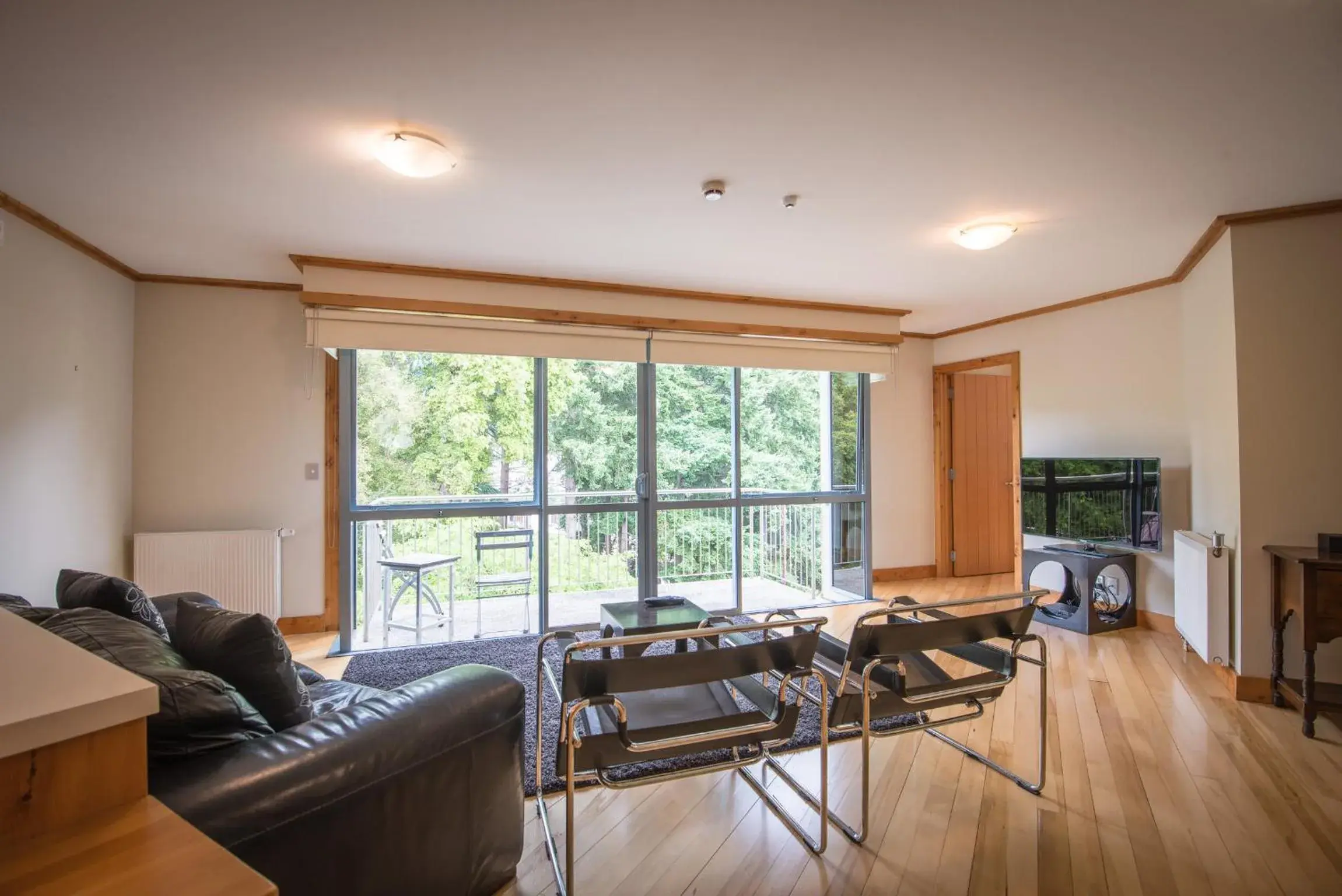 Un-Serviced One-Bedroom Apartment in Coronation Lodge Un-Serviced One-Bedroom Apartment in Coronation Lodge