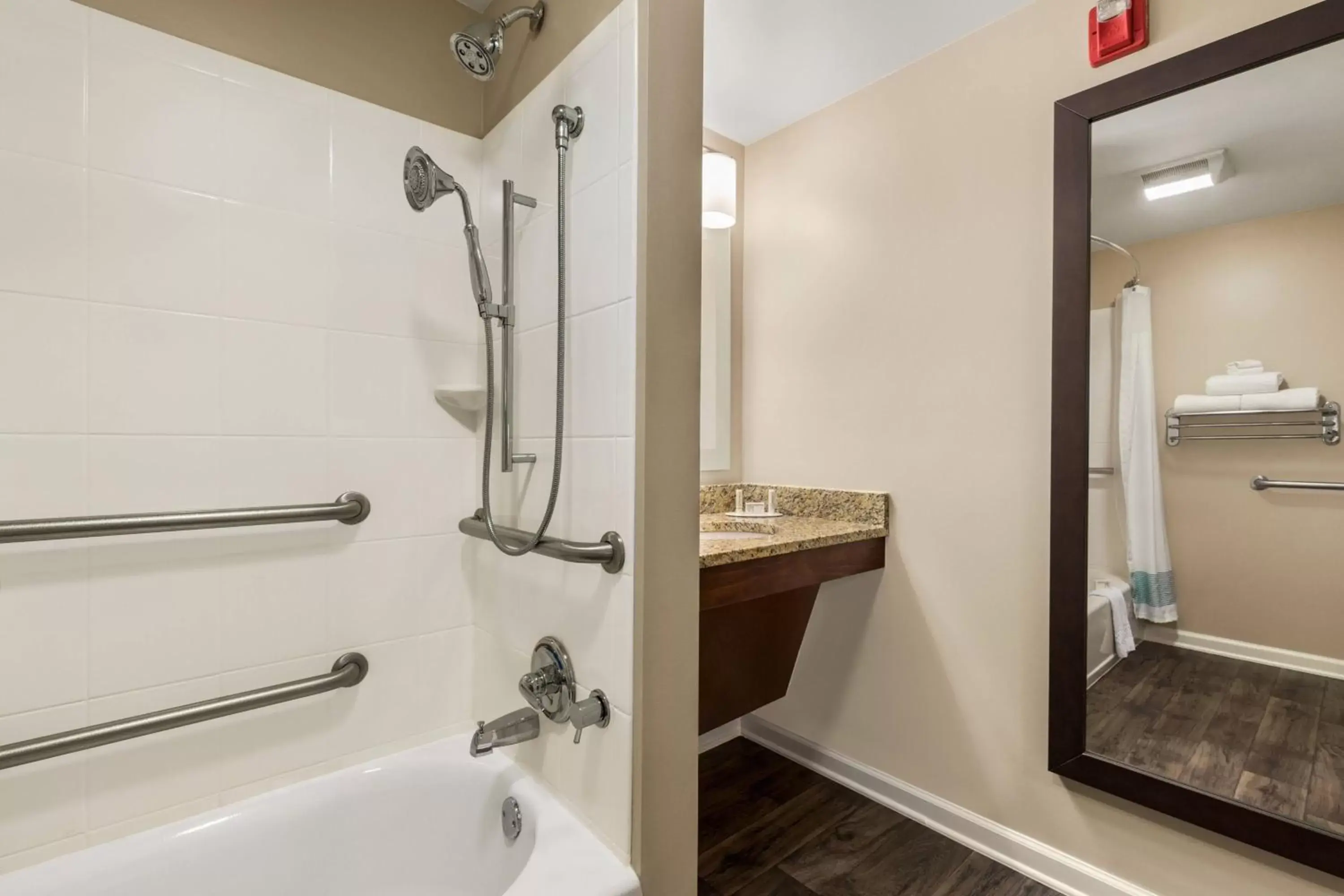 Bathroom in TownePlace Suites by Marriott Chattanooga Near Hamilton Place