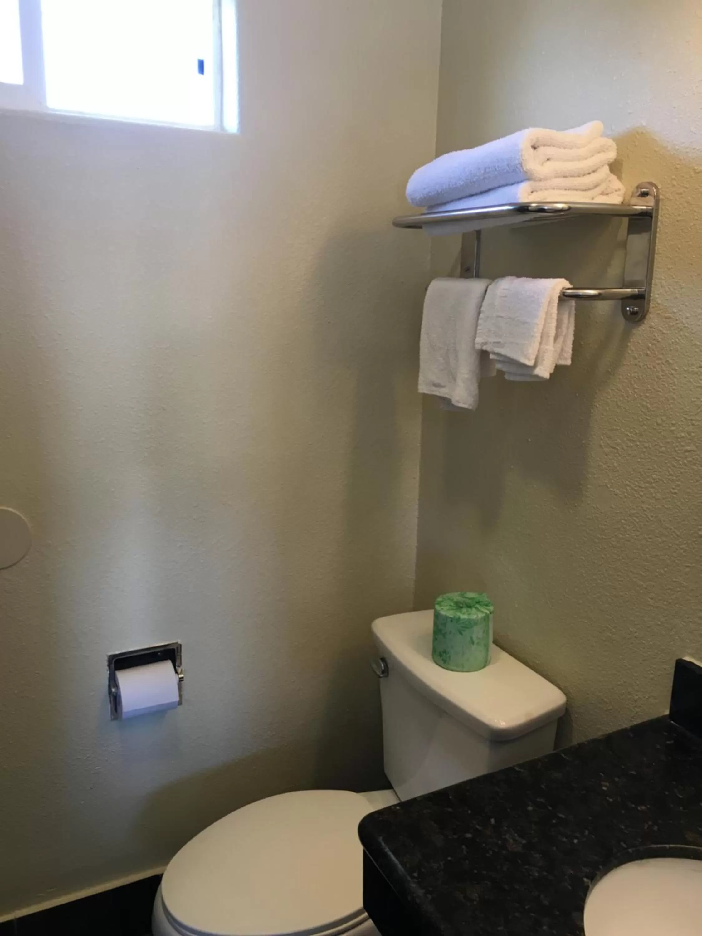 Bathroom in Wagon Wheel Motel