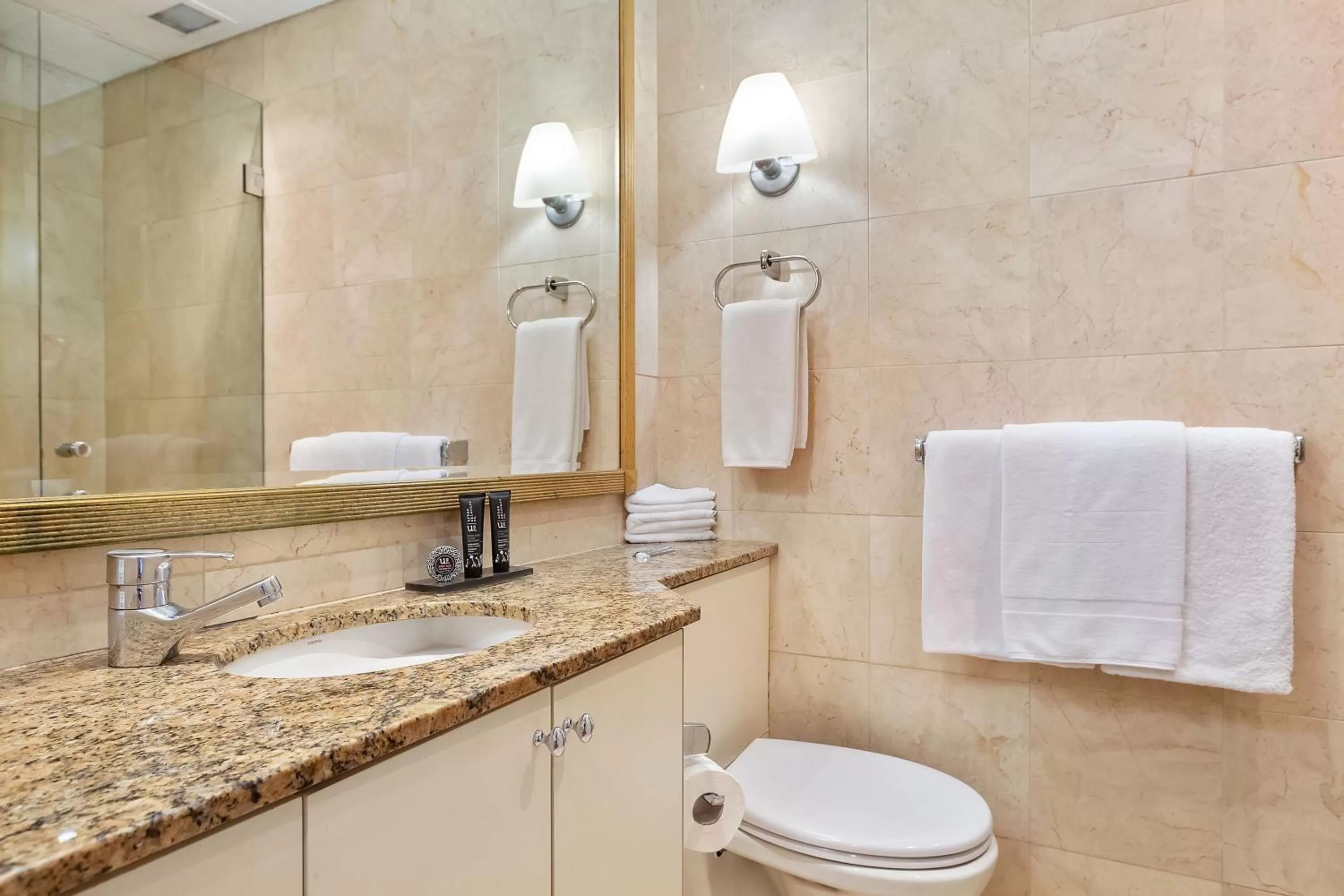 Bathroom in Mantra 2 Bond Street