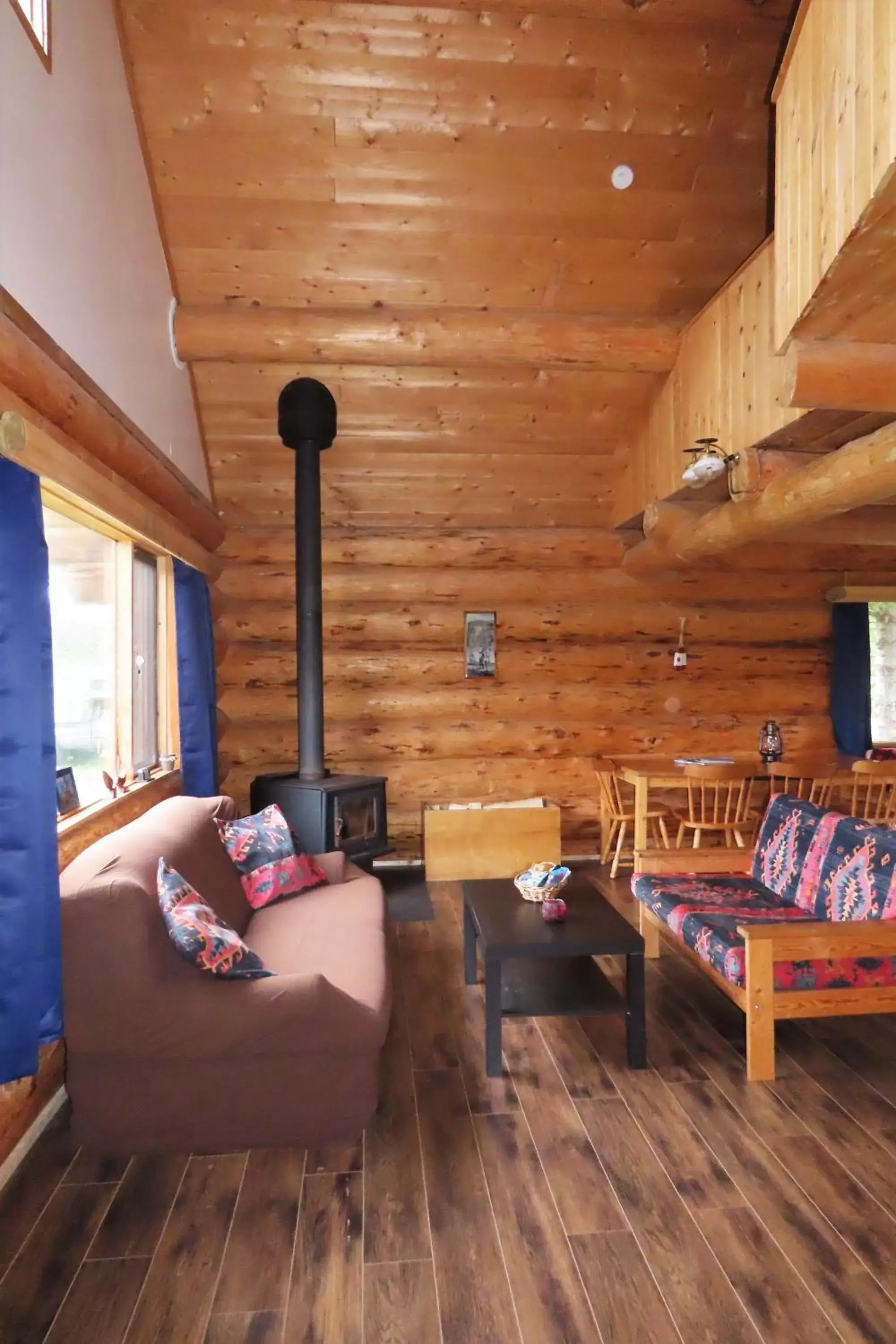 Living room, Seating Area in Rocky Ridge Resort-BC