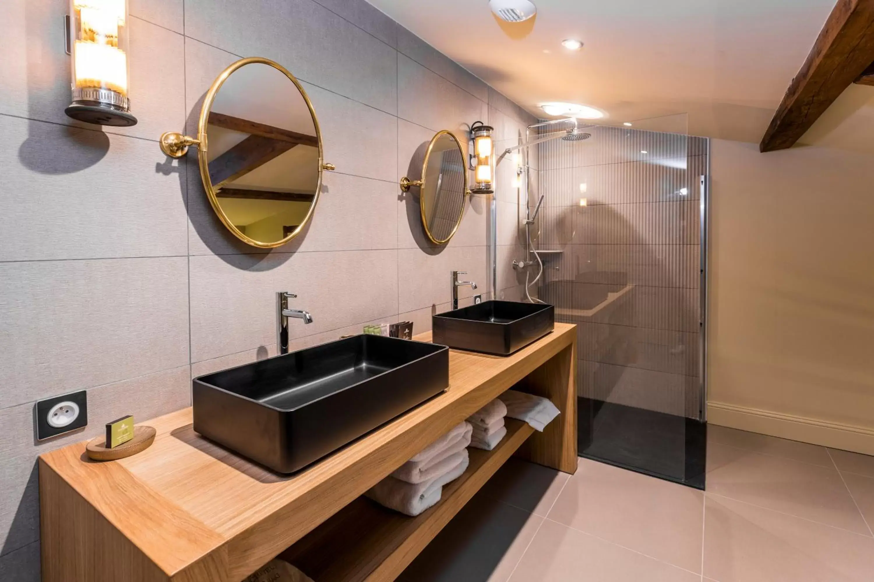 Bathroom in Hotel Clos Castel