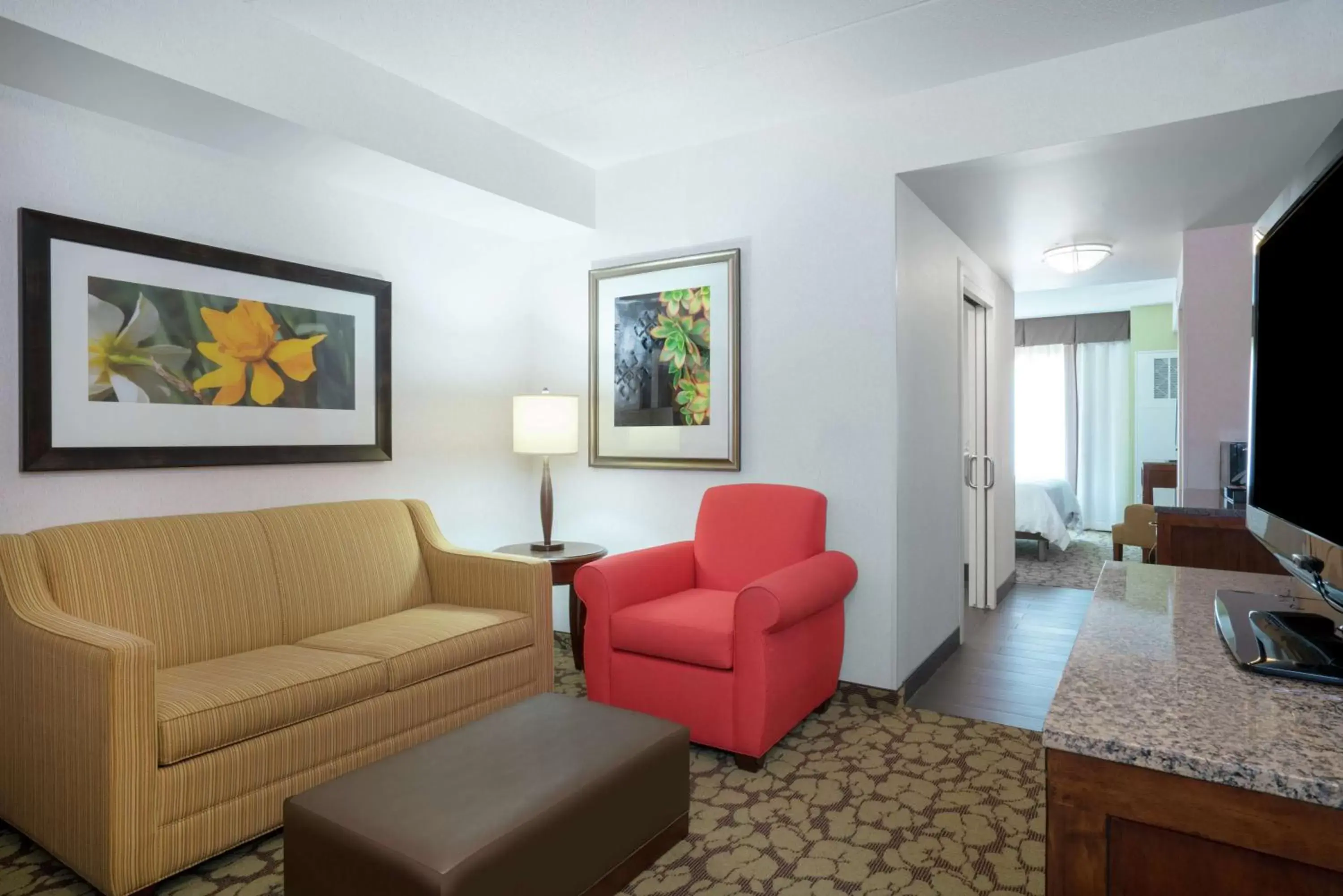 Living room, Seating Area in Hilton Garden Inn Valley Forge/Oaks