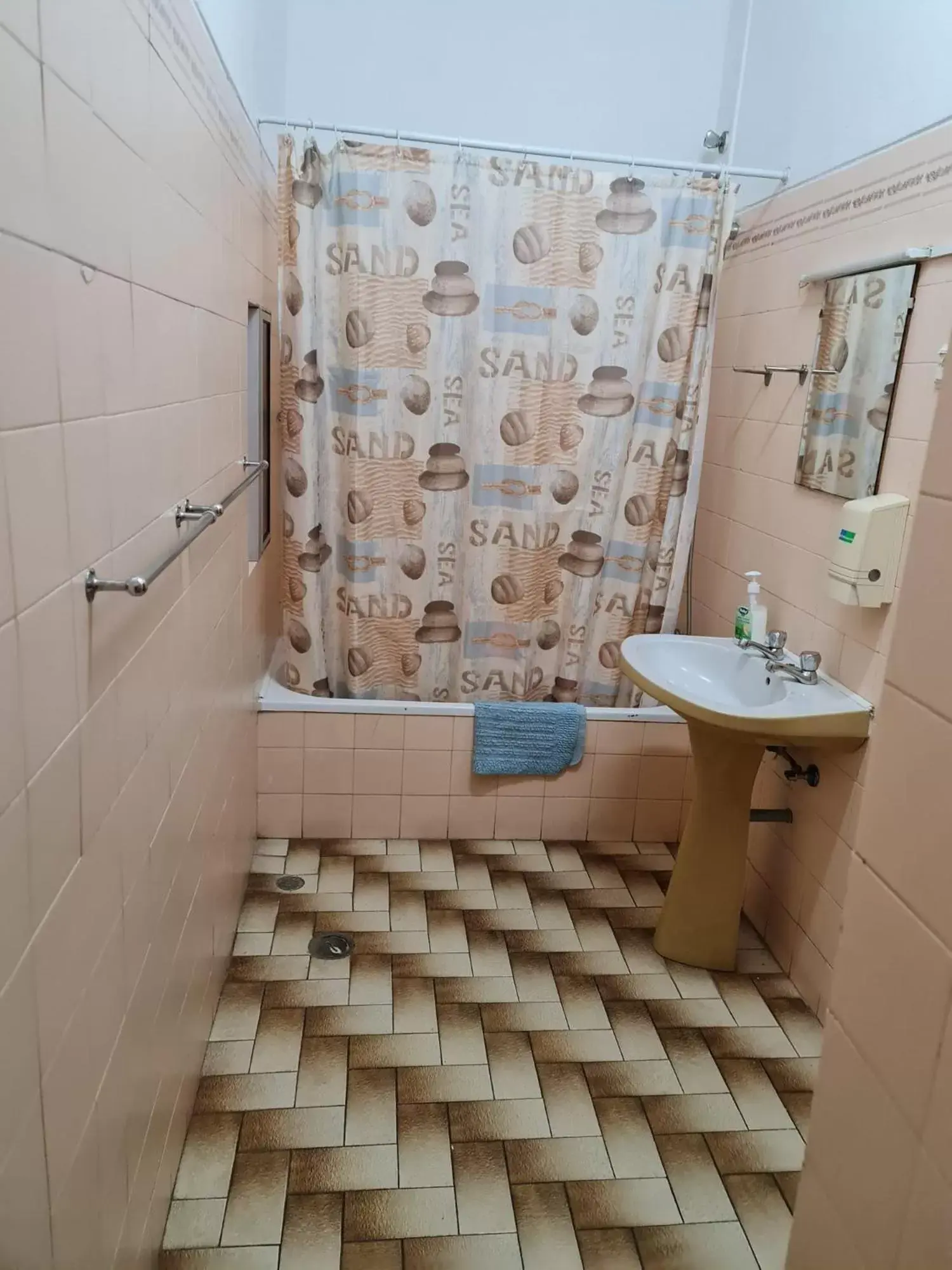 Bathroom in Pensao Residencial Flor dos Cavaleiros