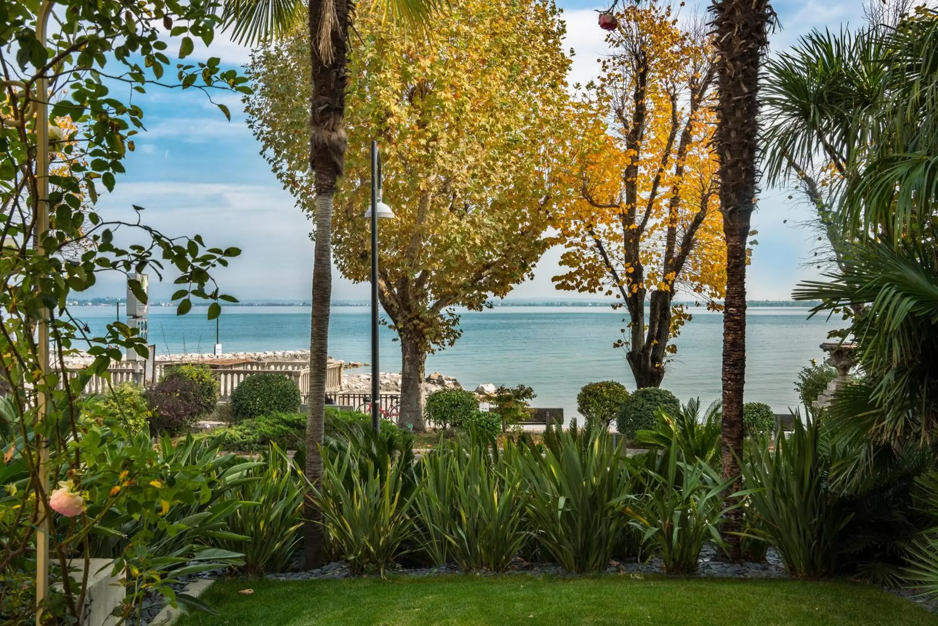 Garden, Sea View in Villa Rosa Hotel Desenzano