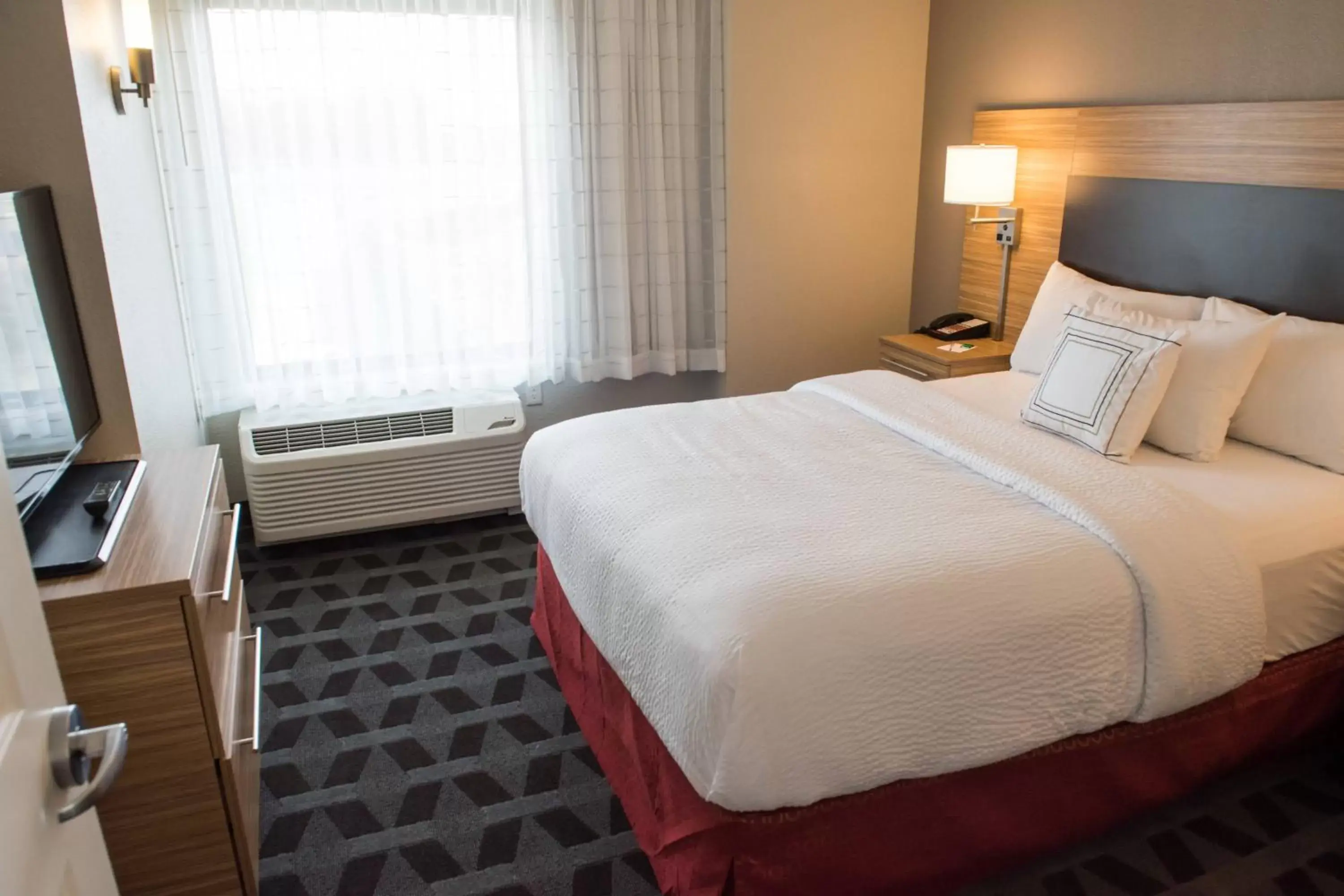 Bedroom, Bed in TownePlace Suites by Marriott Battle Creek