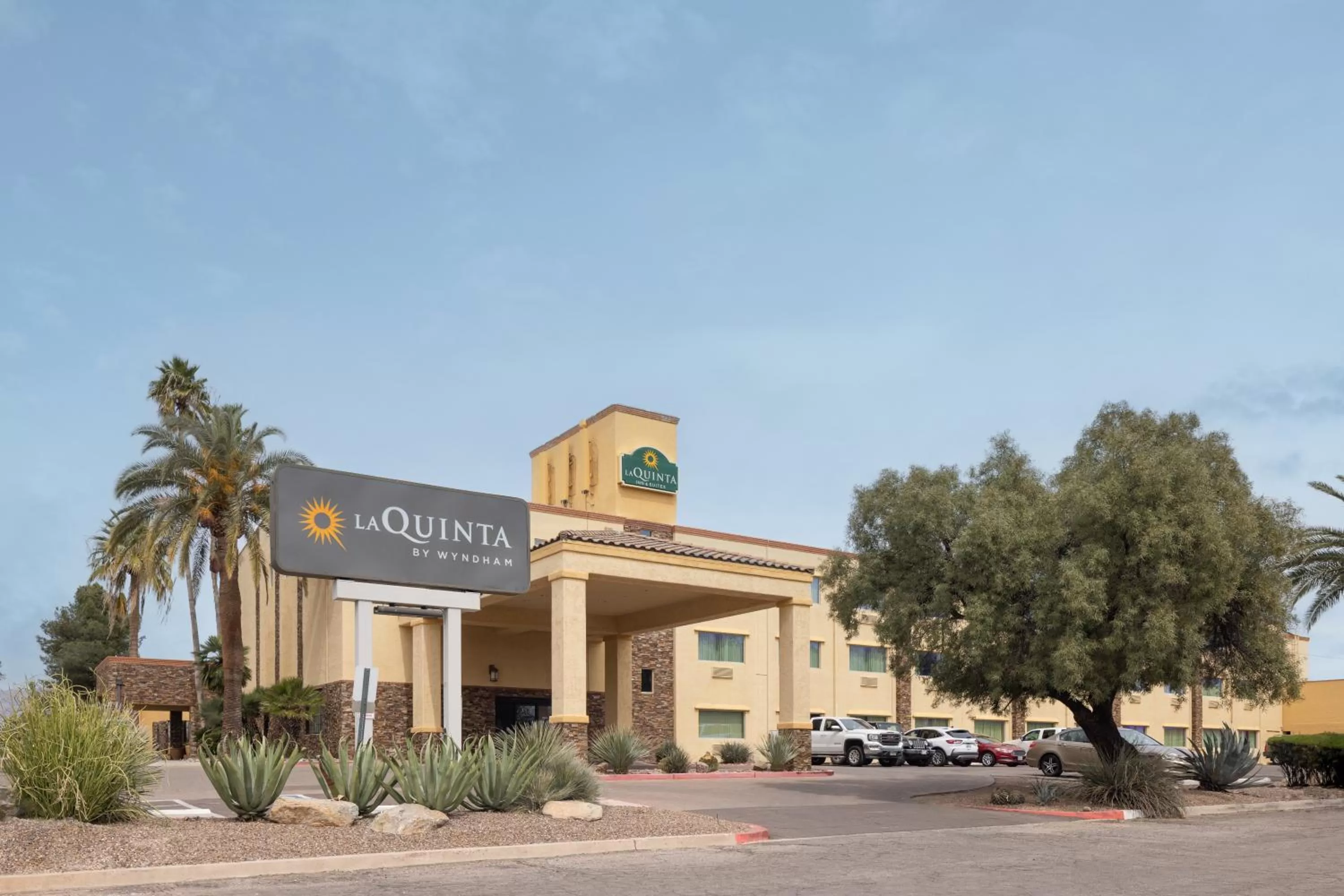 Property building in La Quinta by Wyndham Tucson - Reid Park