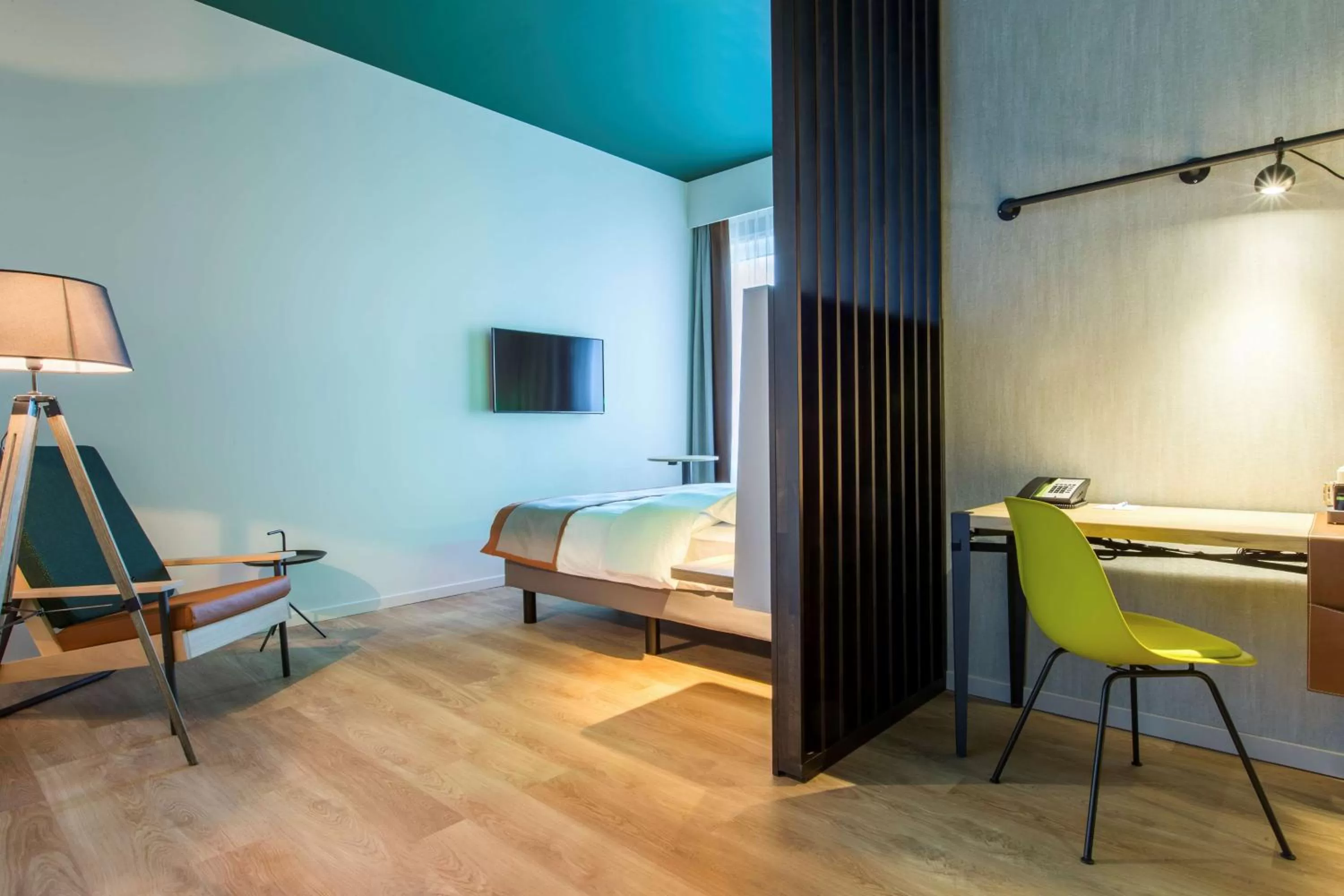 TV and multimedia, Bed in Park Inn By Radisson Brussels Airport