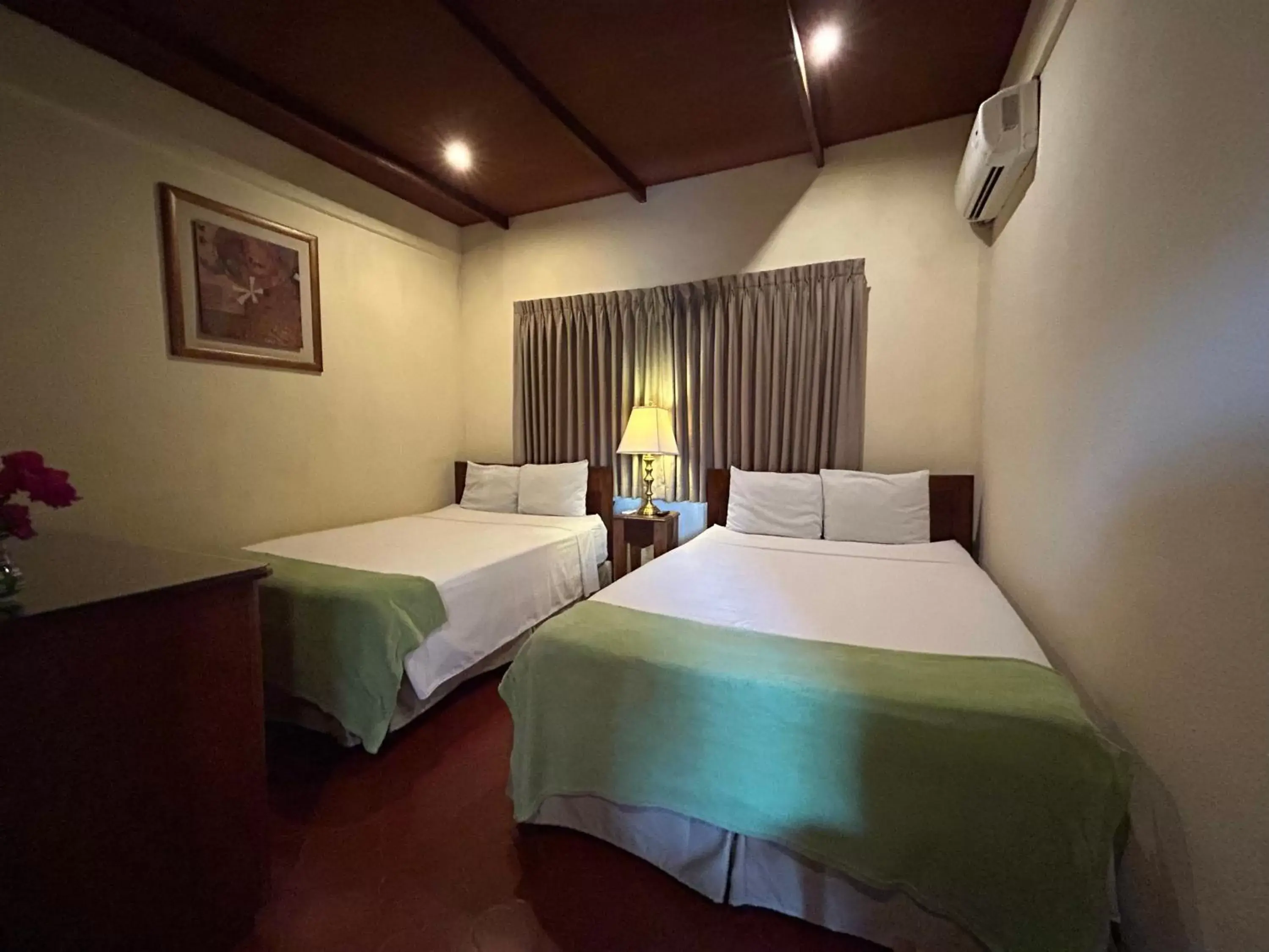 Bedroom, Bed in Hotel del Patio