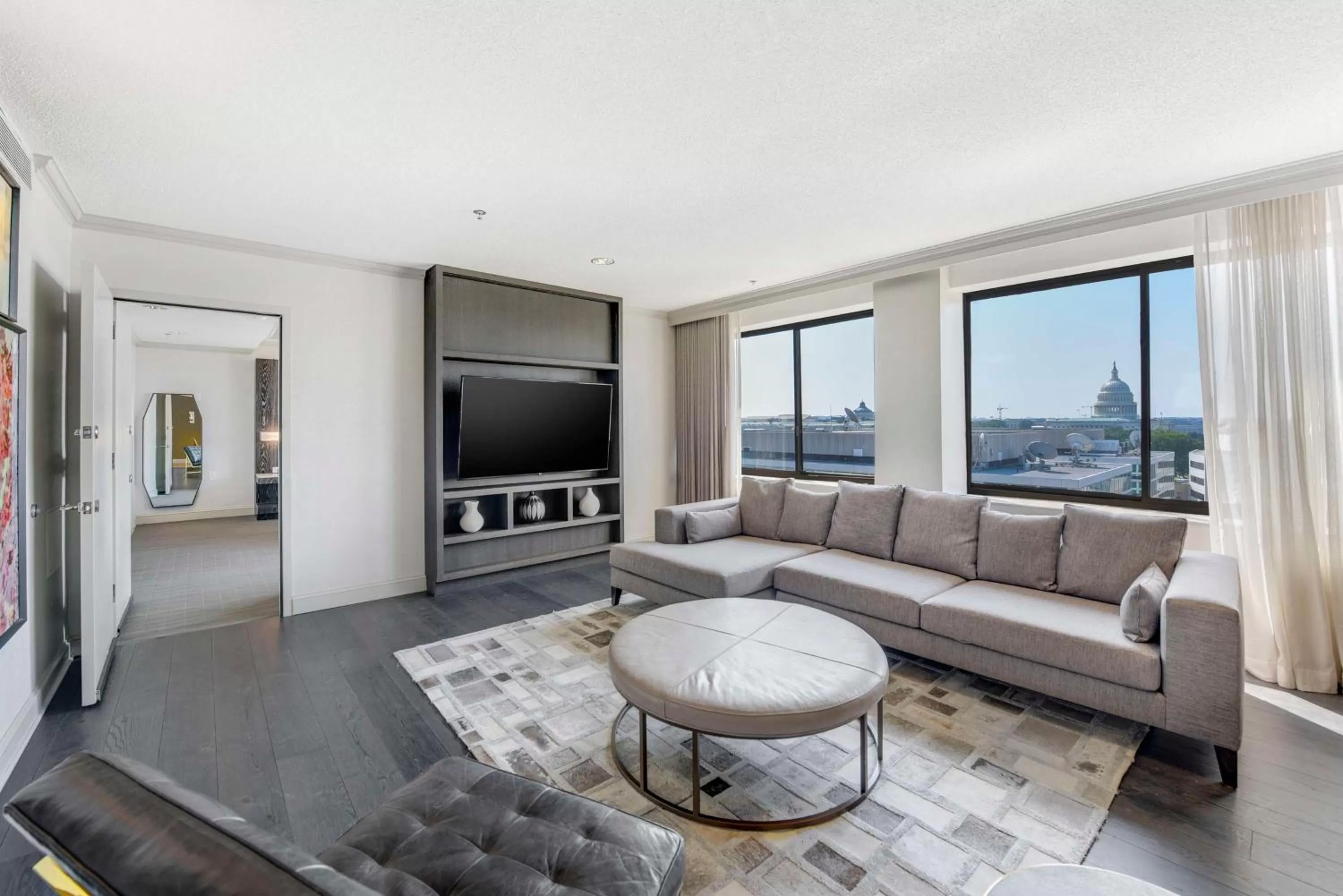 Living room in Hilton Washington DC Capitol Hill