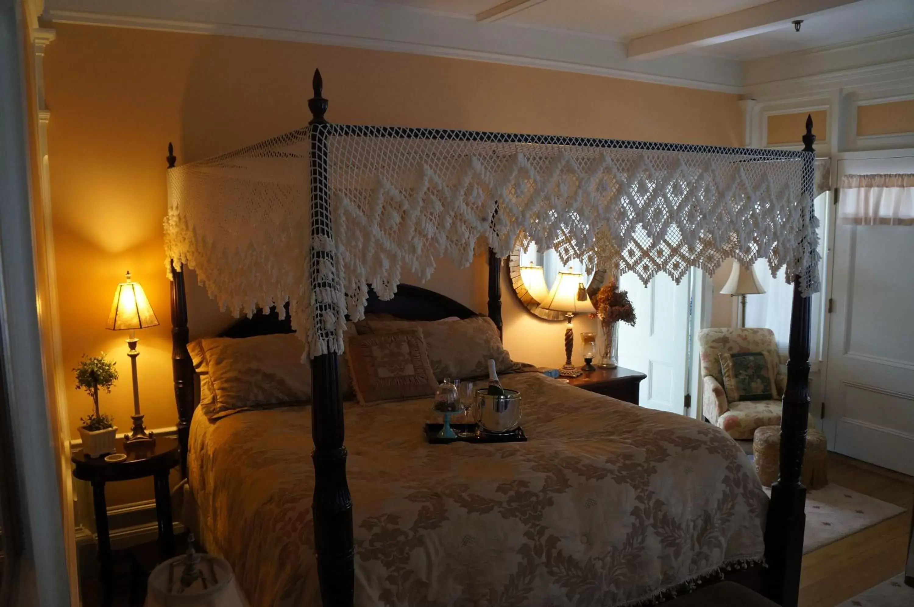 Bed in Silver Fountain Inn