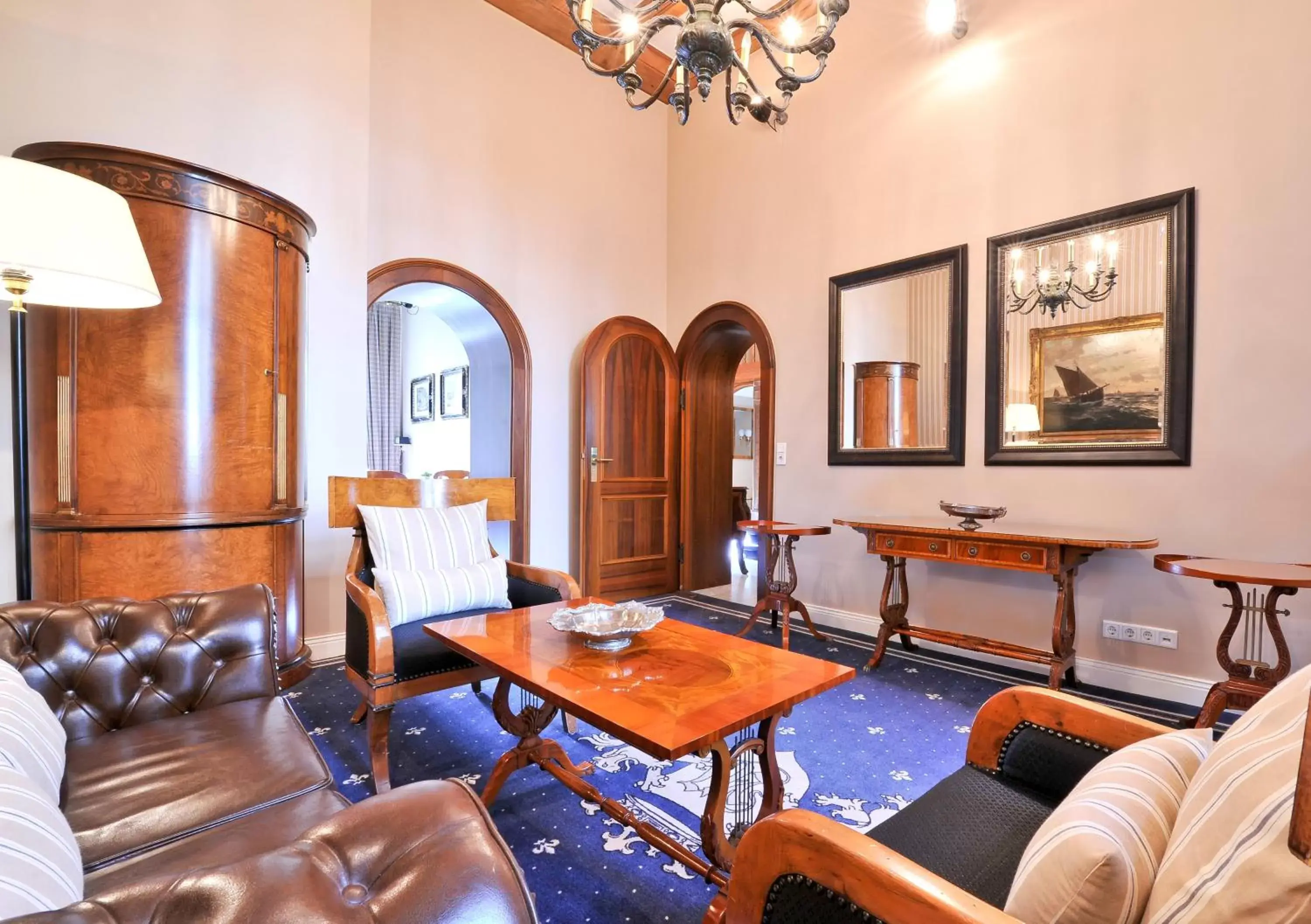 Library, Seating Area in Hotel Windsor