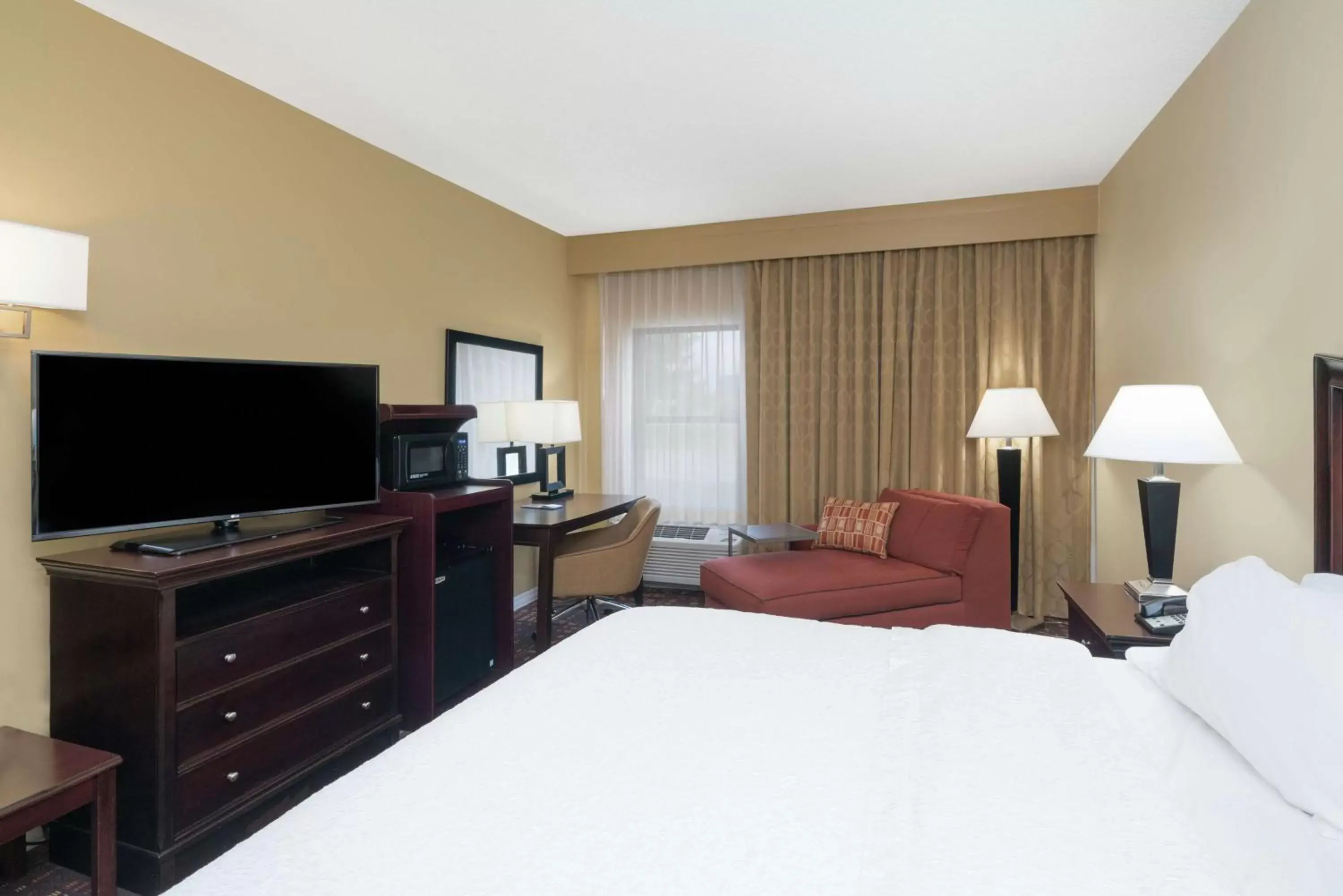 Bedroom, Bed in Hampton Inn Corydon