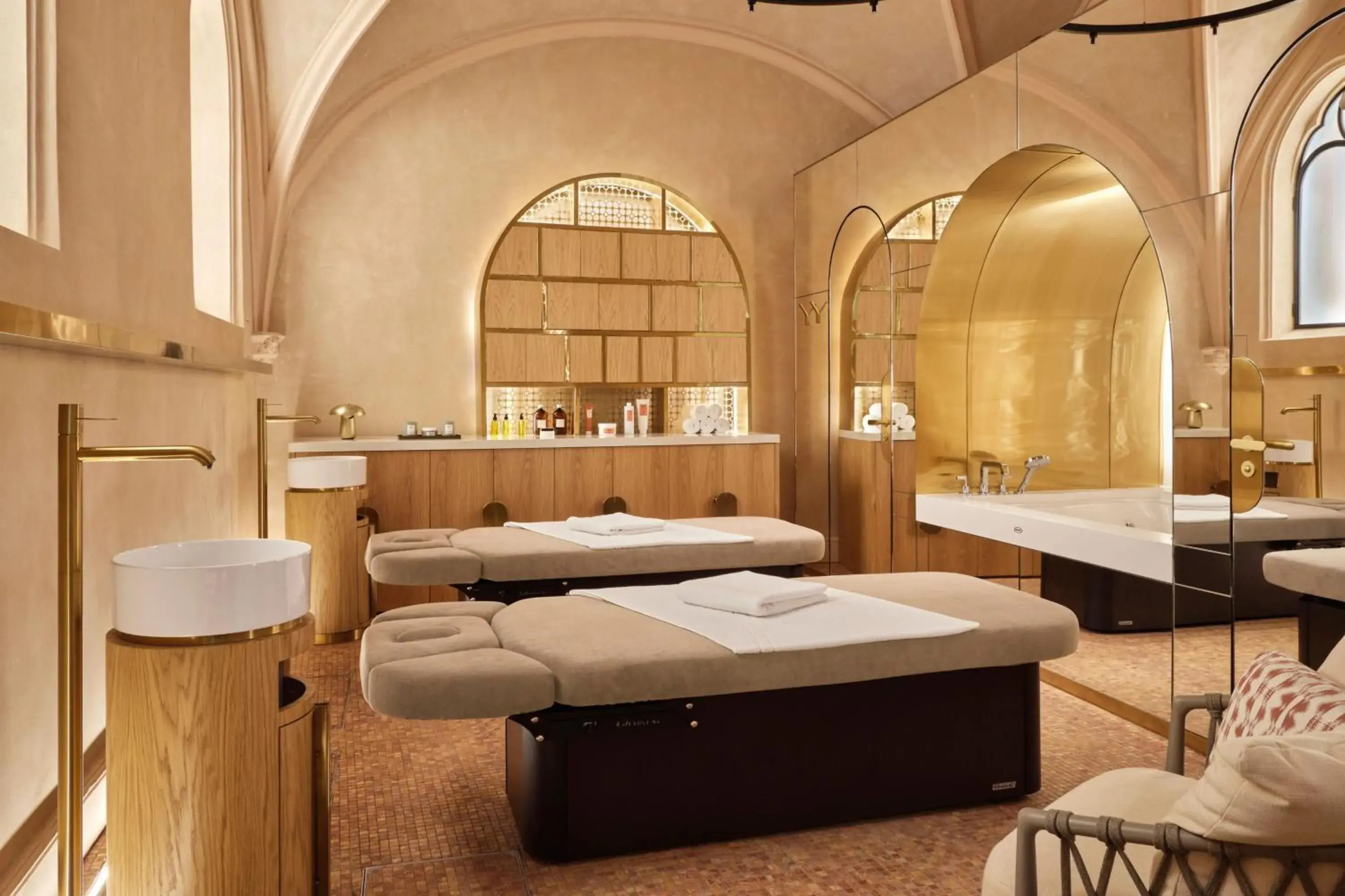 Spa and wellness centre/facilities, Bathroom in W Budapest