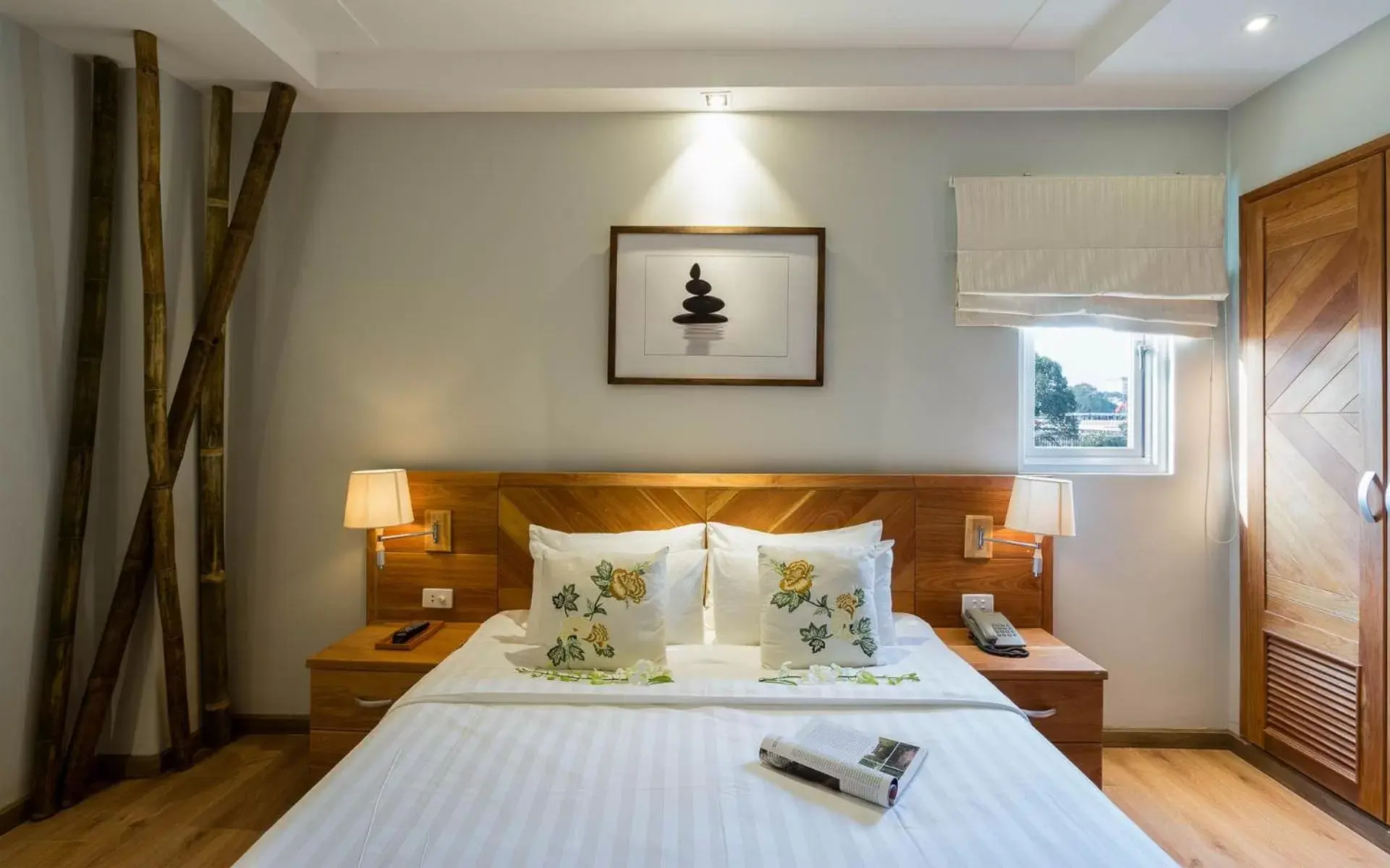 Bedroom, Bed in Silverland Yen Hotel