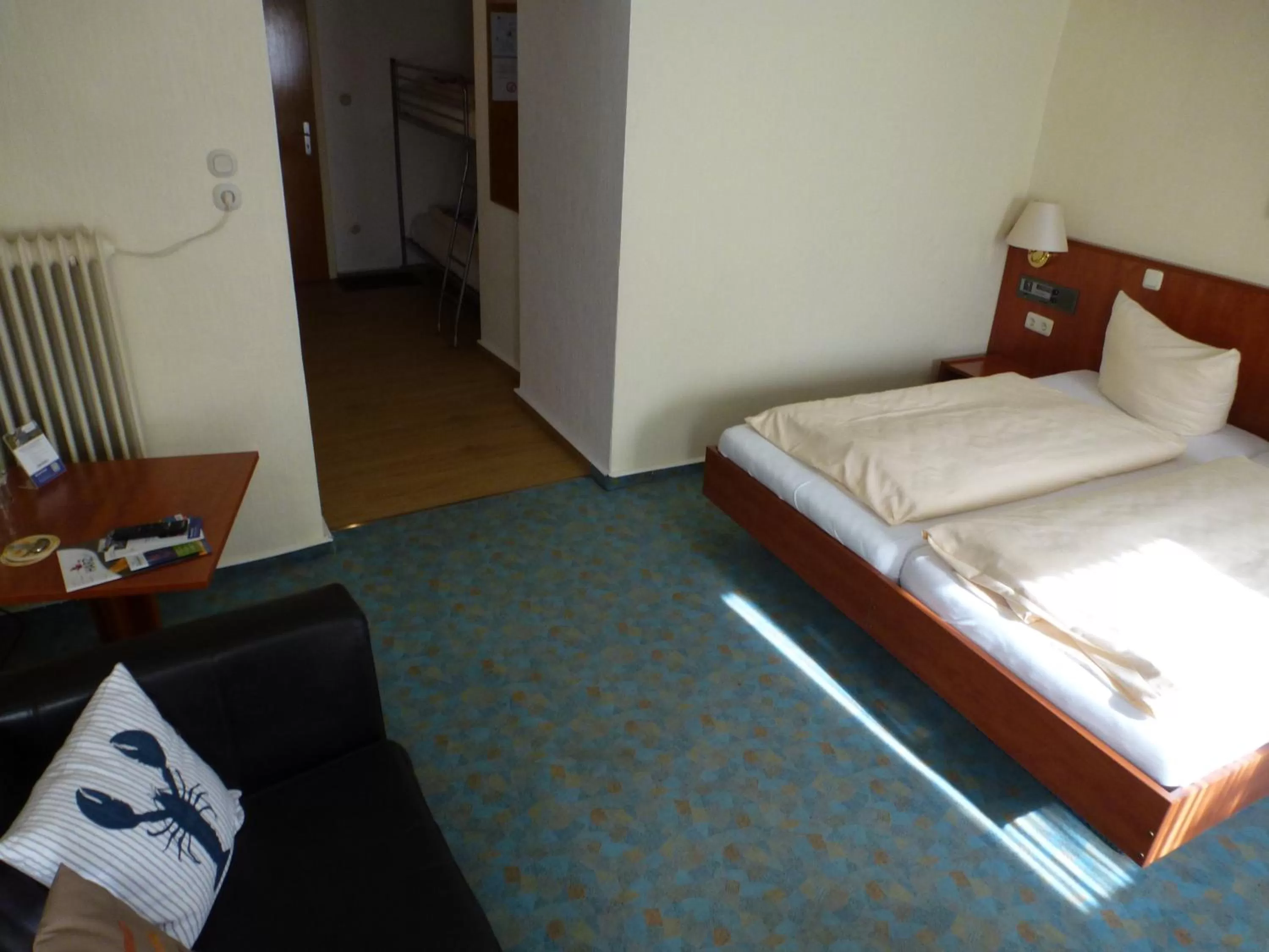 Shower, Bed in Hotel Pension Gelpkes Mühle