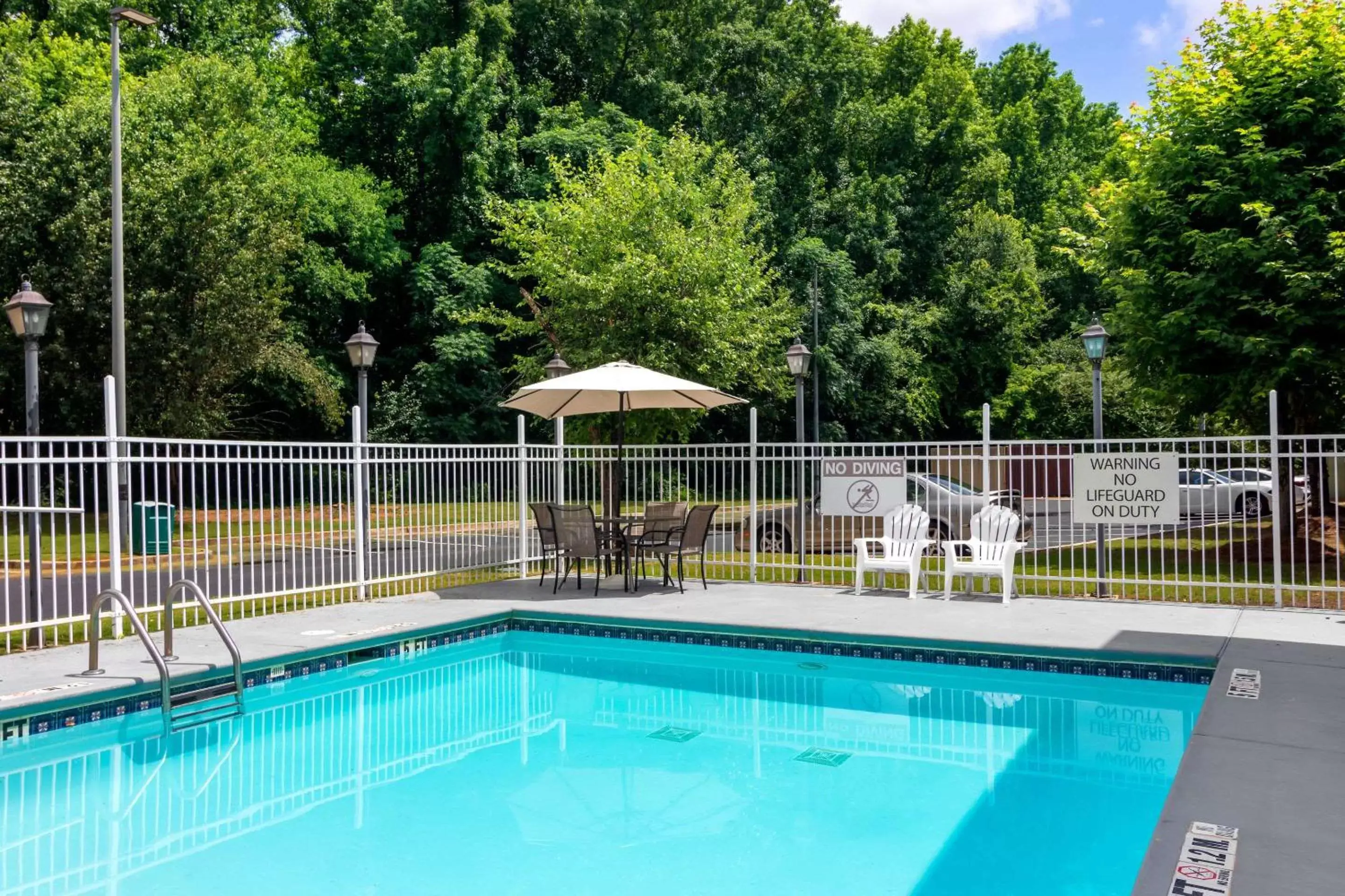 On site, Swimming Pool in Quality Inn & Suites Decatur - Atlanta East