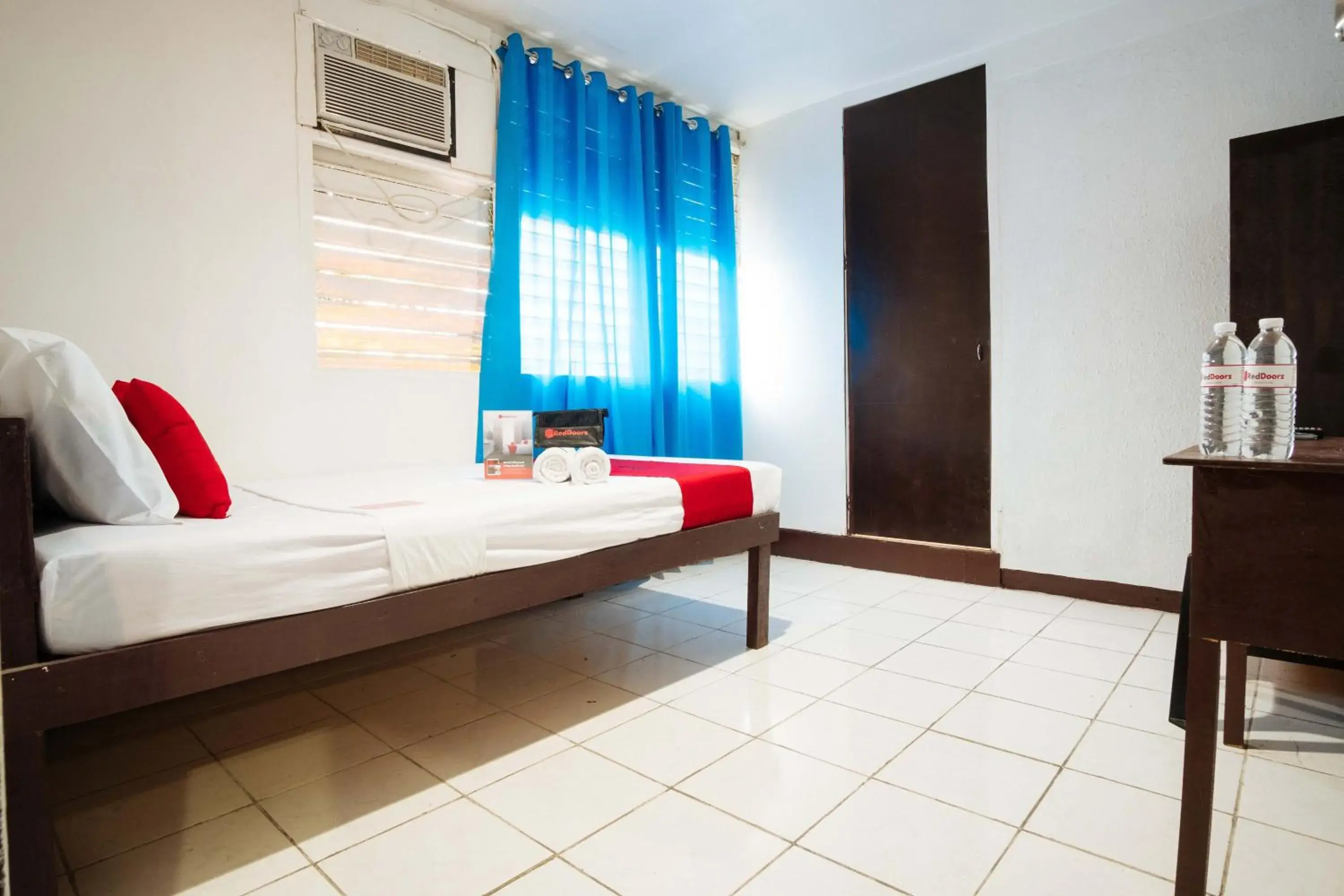 Bedroom, Bed in RedDoorz @Downtown Bacolod