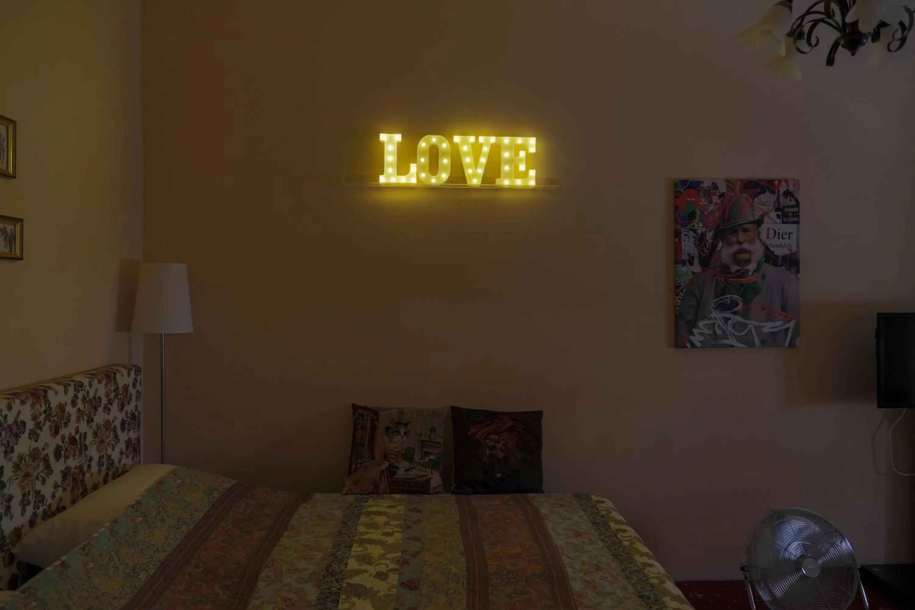 Photo of the whole room, Bed in Altwienerhof Boutique Hotel