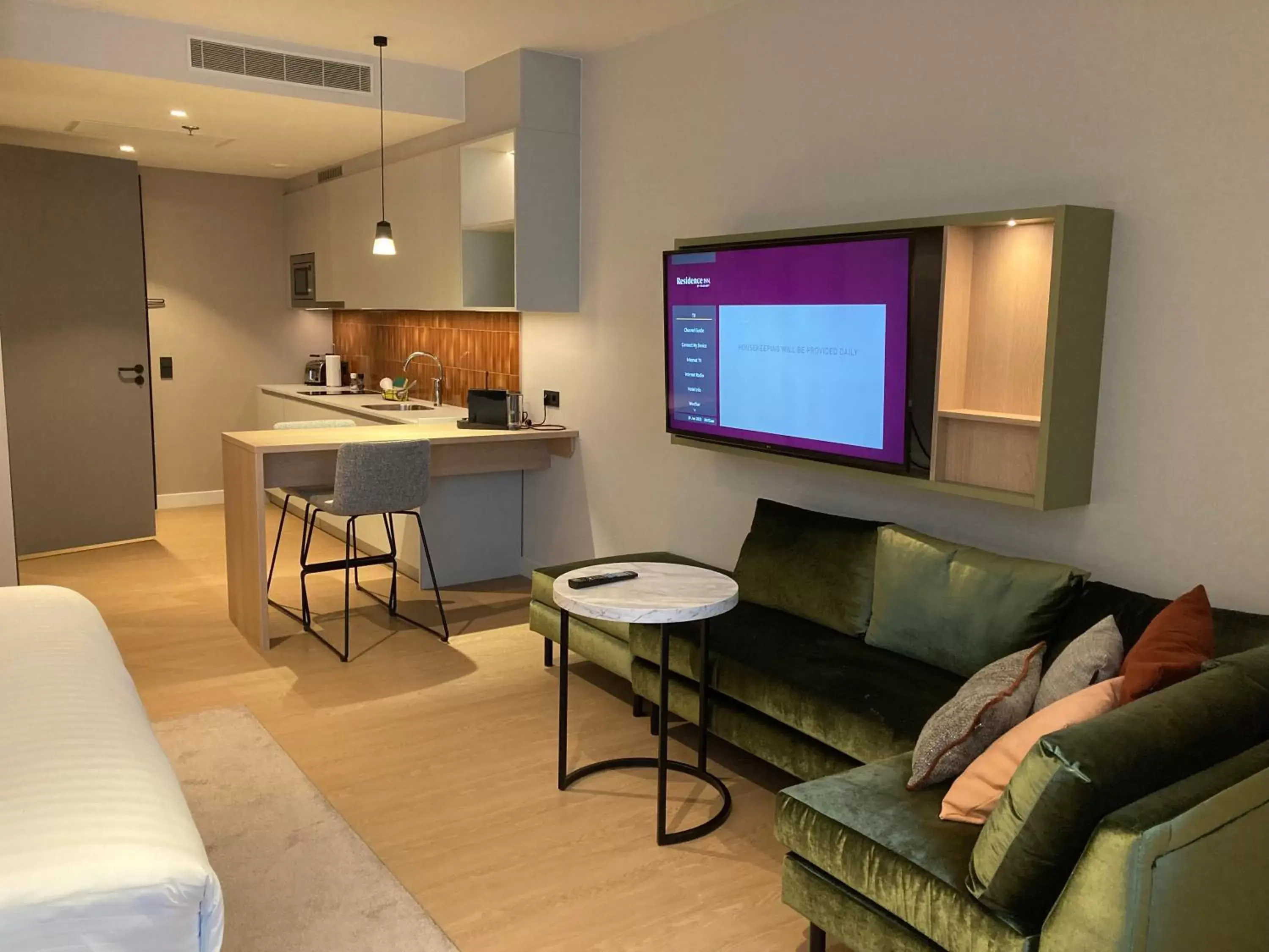 Living room, TV/Entertainment Center in Residence Inn by Marriott The Hague