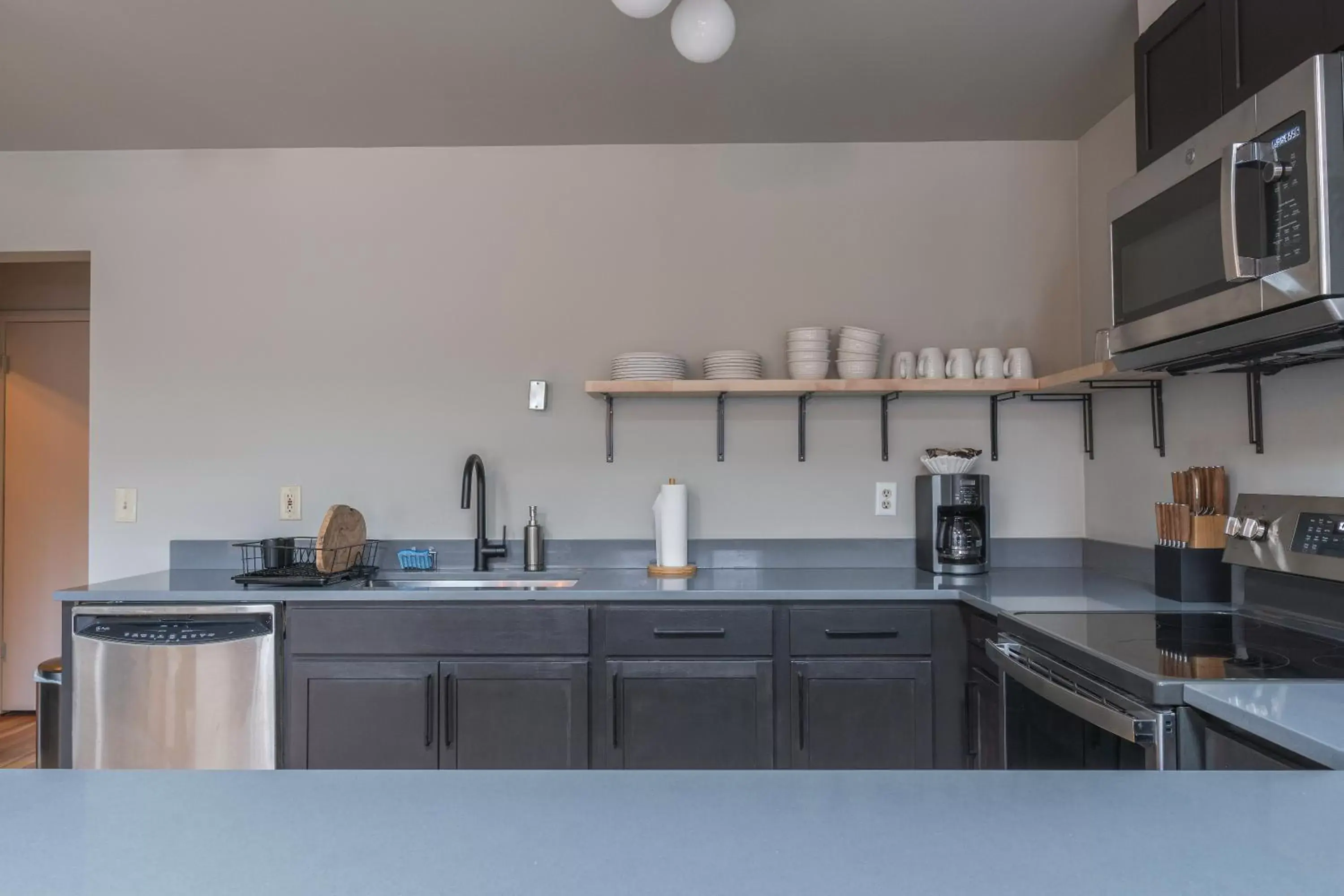 kitchen, Kitchen/Kitchenette in Hunter Lodge, a Bluebird by Lark