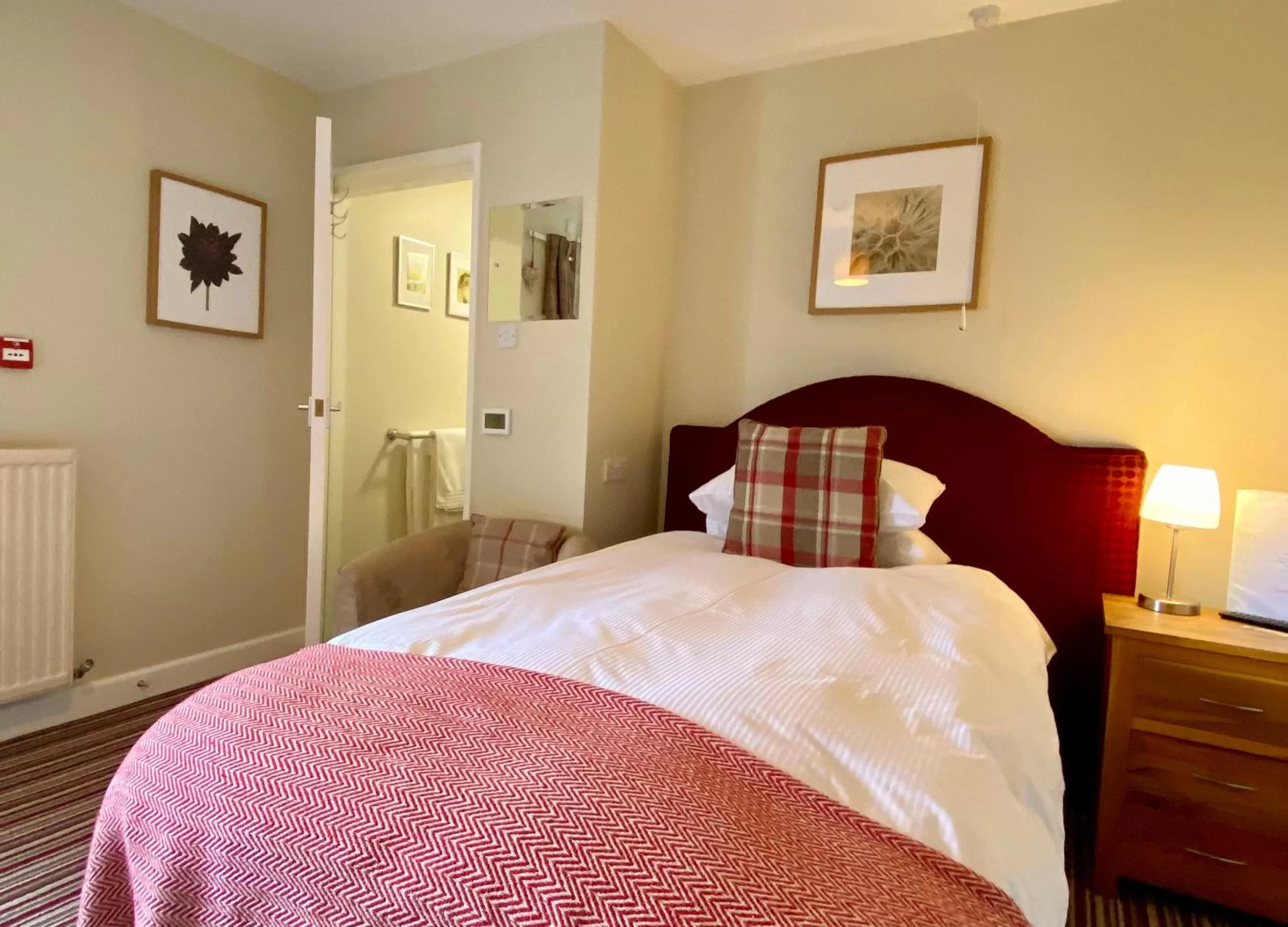 Bedroom, Bed in The Craven Arms