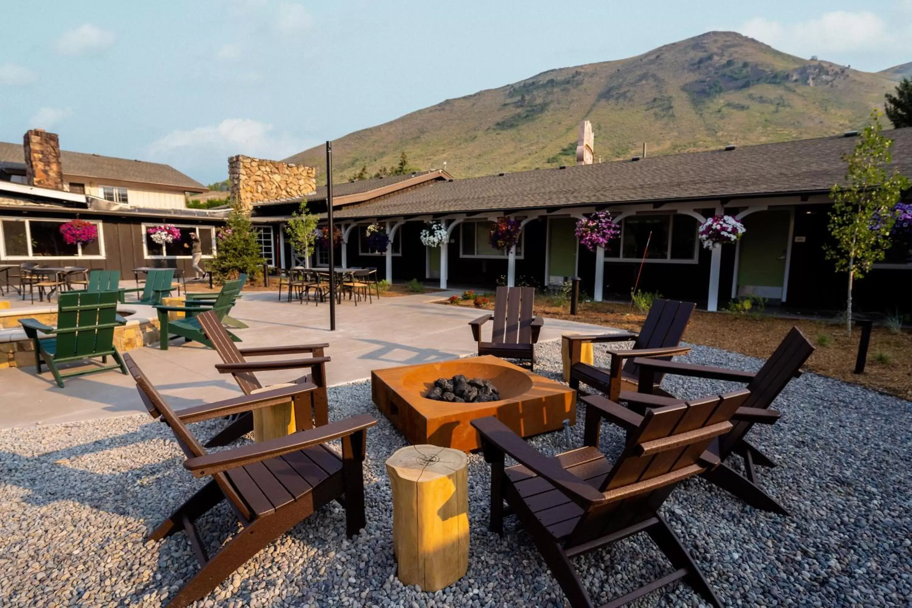 Inner courtyard view in The Virginian Lodge