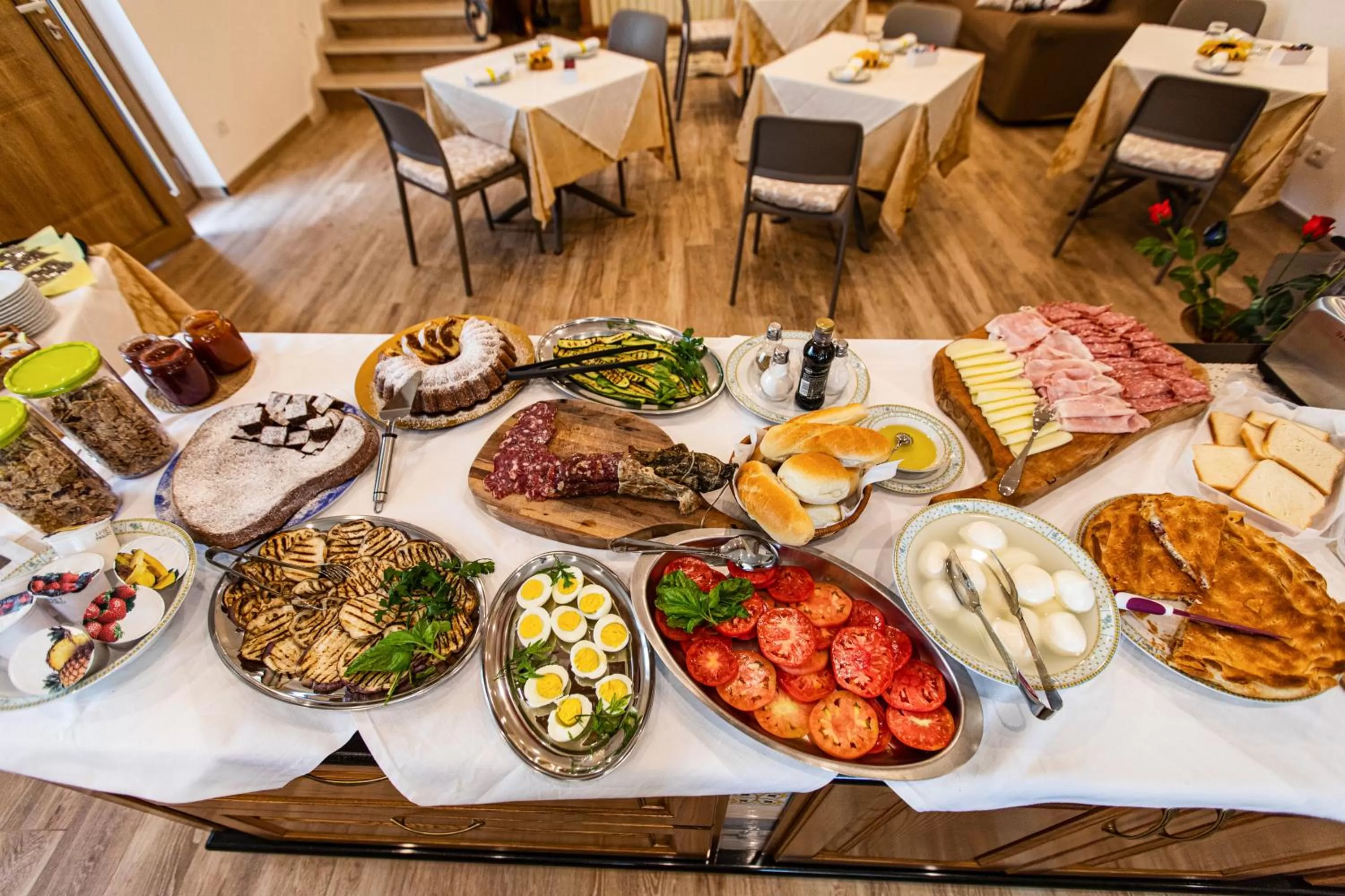 Buffet breakfast in Al Chiaro di Luna