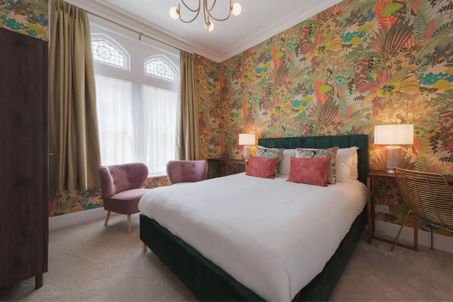 Photo of the whole room, Bed in Somerset House Boutique Hotel and Restaurant