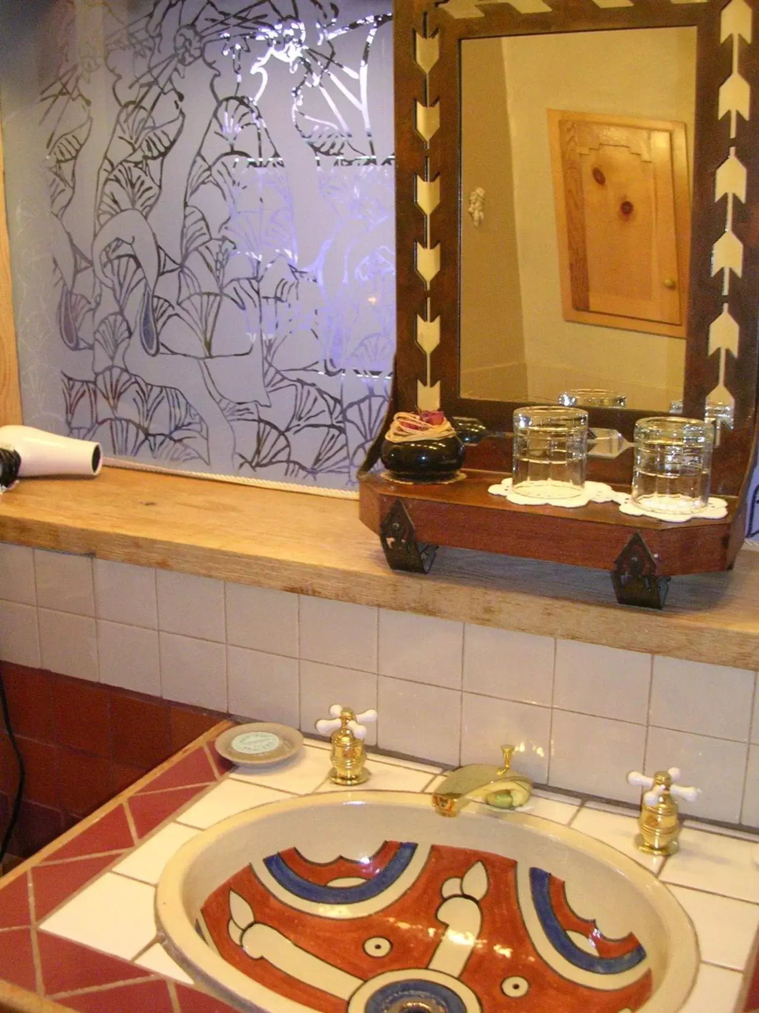 Decorative detail, Bathroom in Touchstone Inn