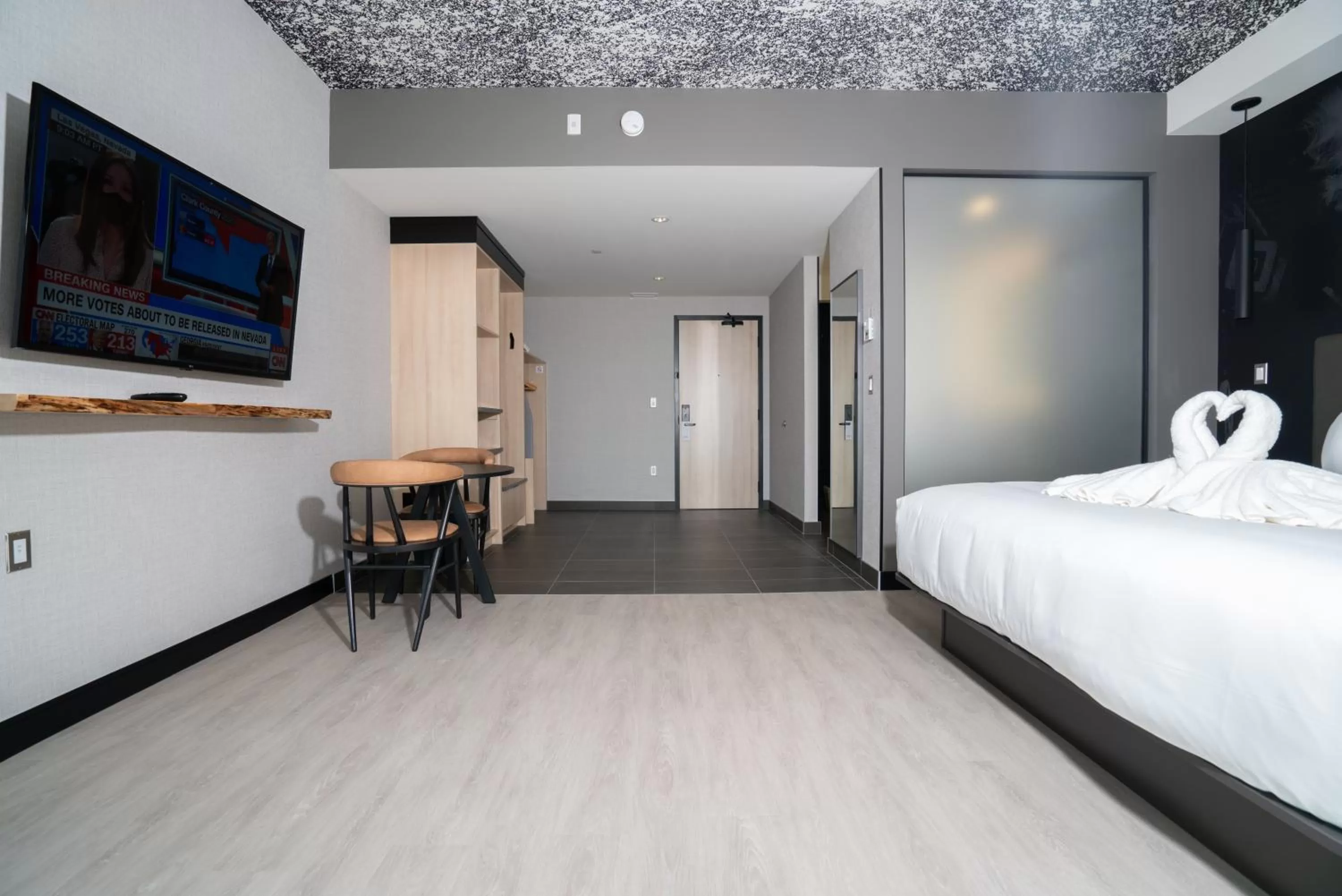 TV and multimedia, Bed in Dakota Dunes Resort