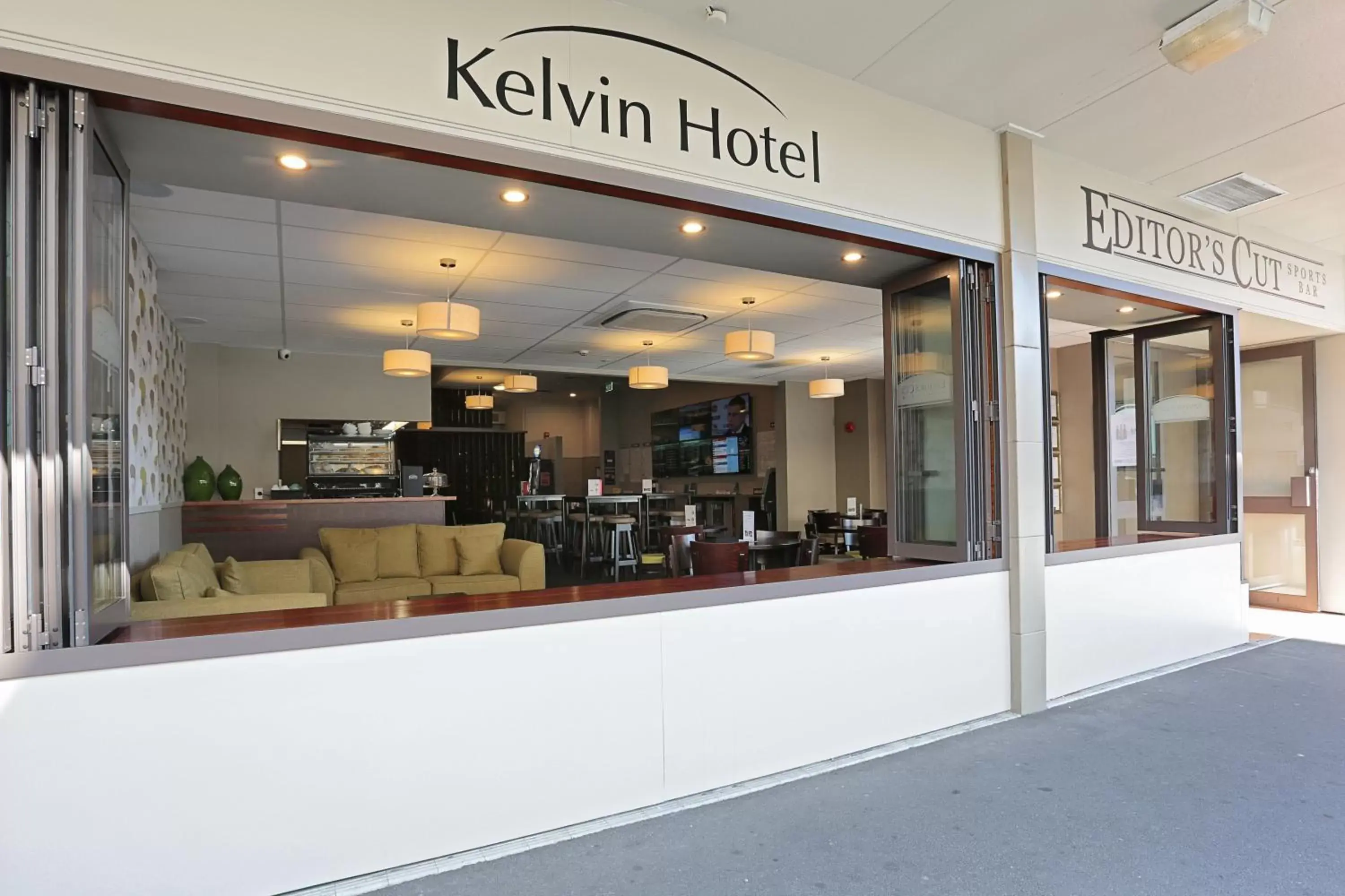 Facade/entrance in Kelvin Hotel