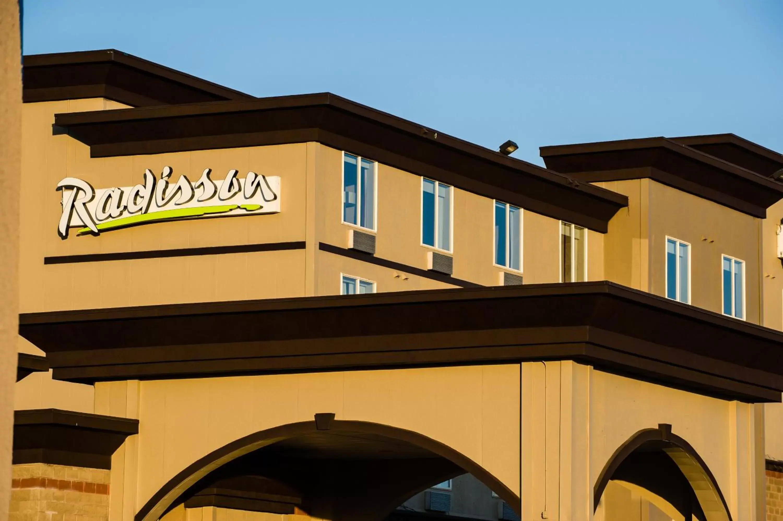 Facade/entrance, Property Building in Radisson Hotel & Suites Fort McMurray