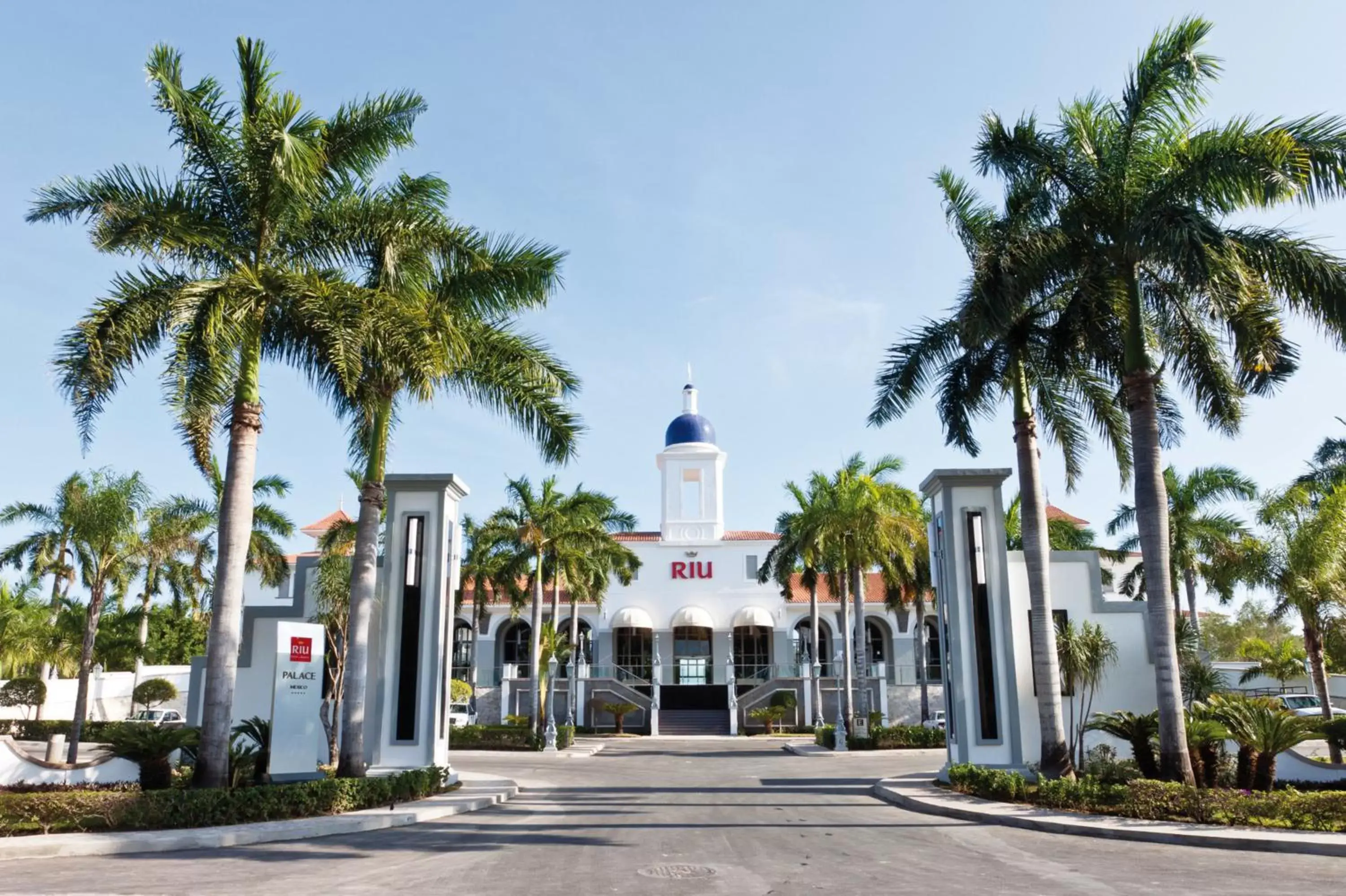 Facade/entrance, Property Building in Riu Palace Mexico - All Inclusive